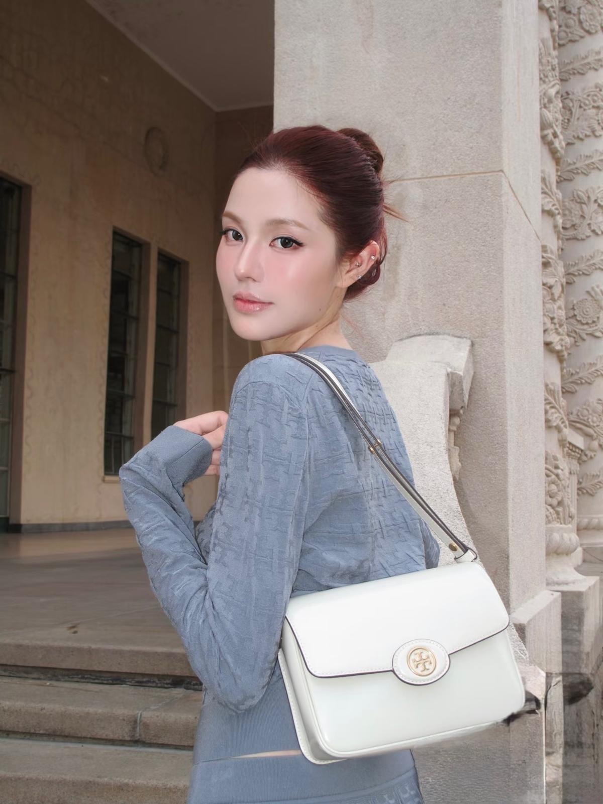 【預購】Tory Burch K03219009 ROBINSON 皮革肩背袋