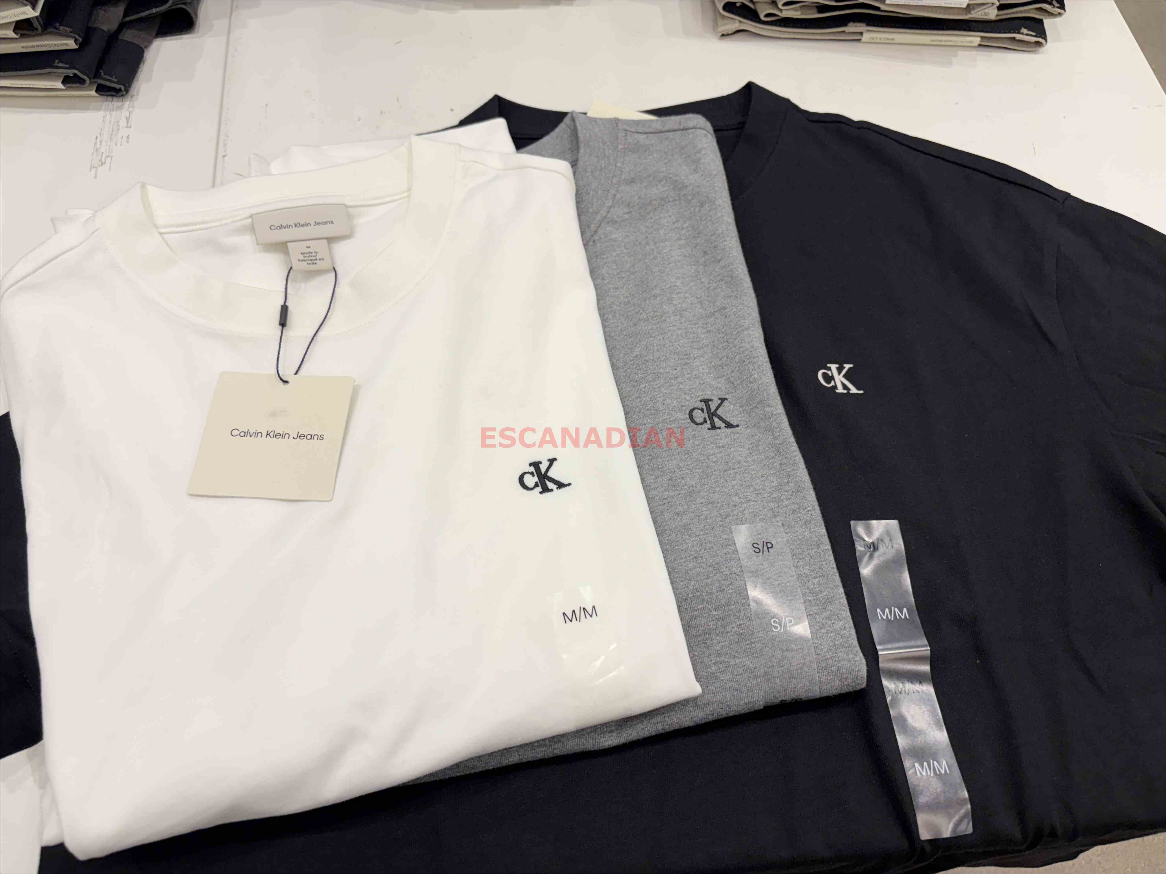 CK 男大人 BTS征國同款 經典款 小厚磅 電繡小標 寬版 短TEE (3色)