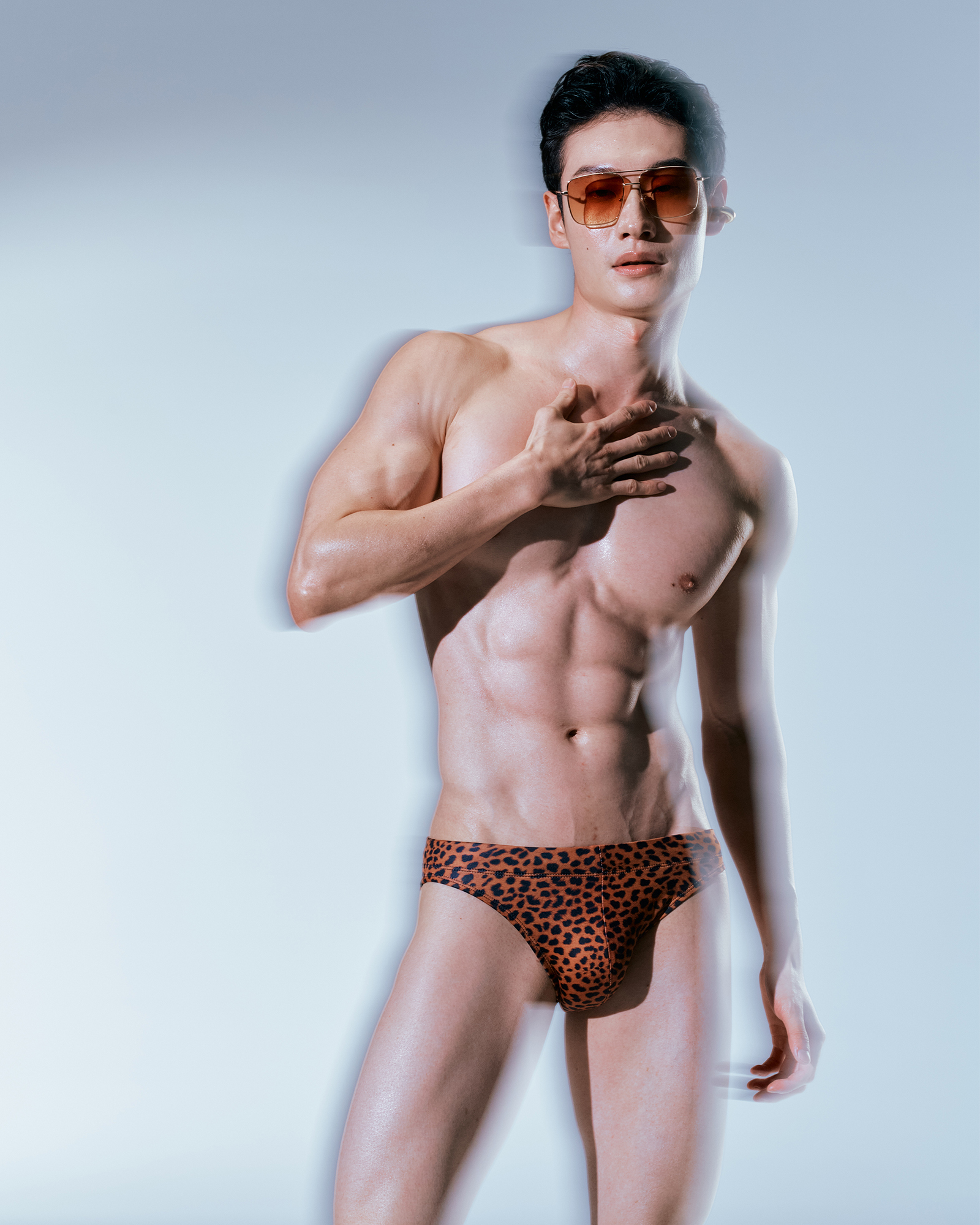 【巧克力豹】Saxon 男性低腰三角泳褲