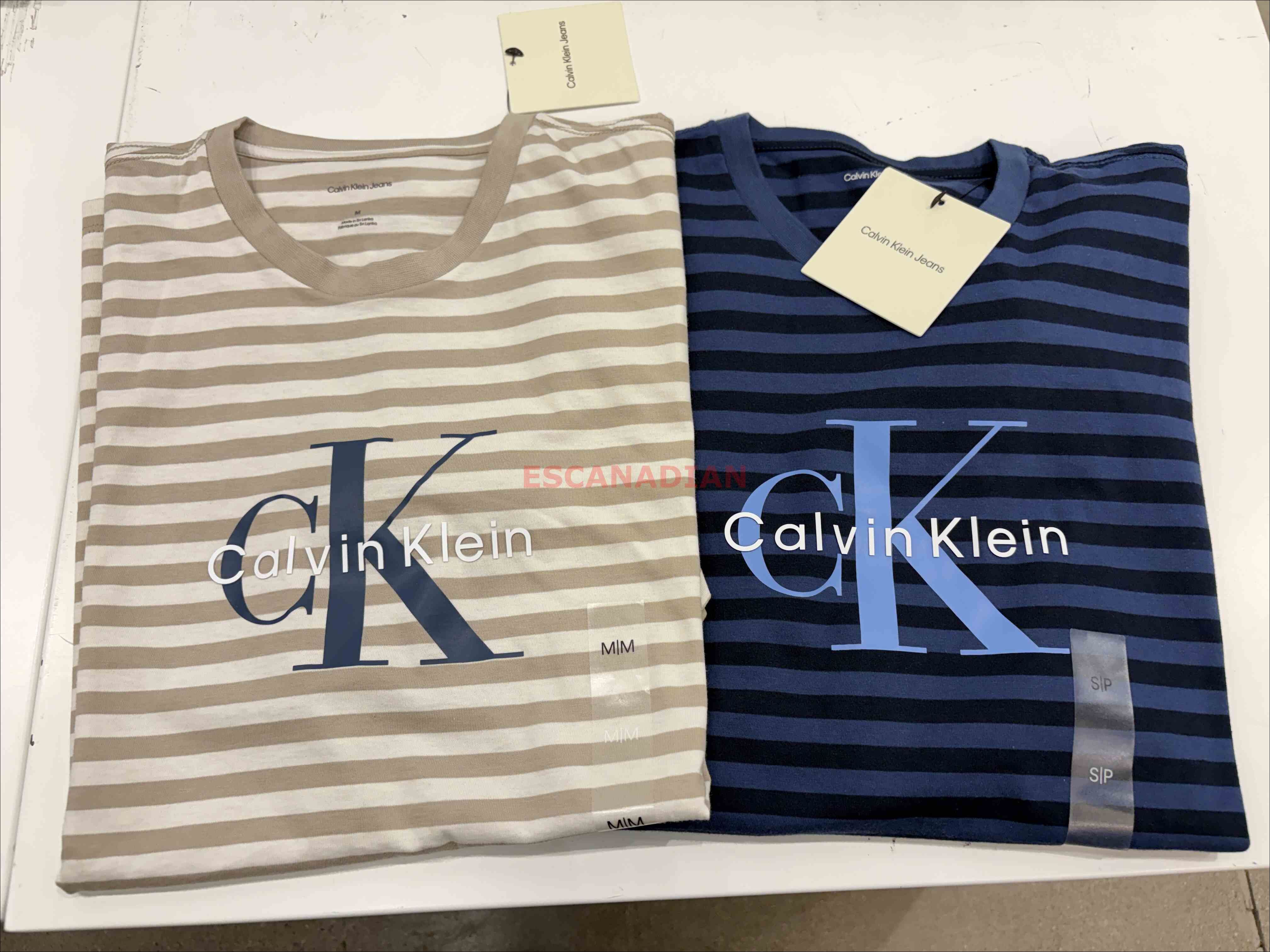 CK 男大人 經典字樣 橫條紋 短TEE (2色)