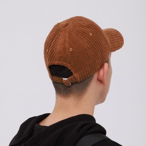 帽子,棒球帽,鴨舌帽,鴨舌帽棒球帽,棒球帽子 品牌,鴨舌帽 老帽,棒球帽推薦,鴨舌帽推薦,棒球帽穿搭,鴨舌帽穿搭,棒球帽穿搭男,鴨舌帽髮型,棒球帽挑選,鴨舌帽造型,燈芯絨老帽,燈芯絨棒球帽,燈芯絨帽子,復古風,復古風穿搭