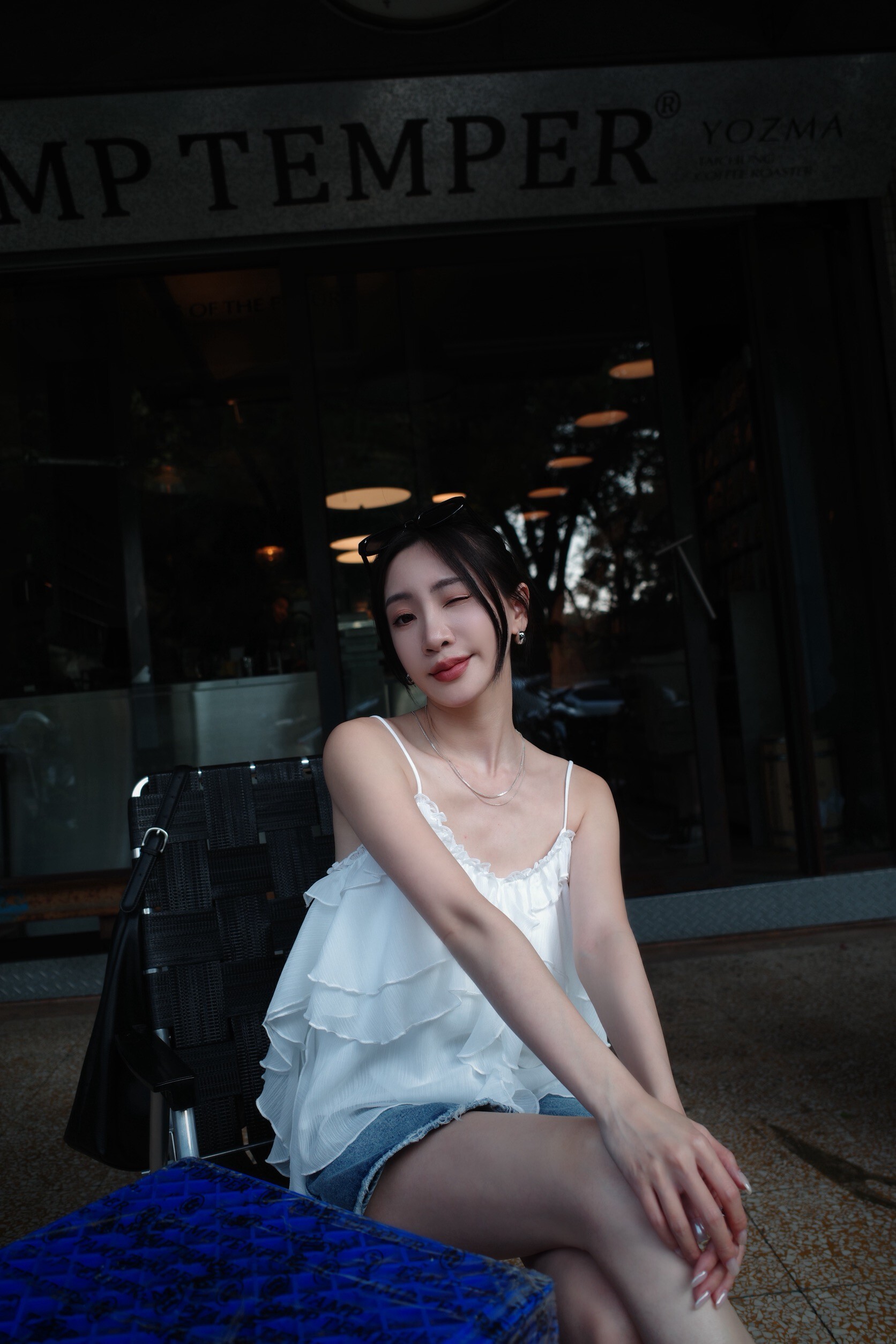 #AM29 不規則雪紡背心(白/黑)