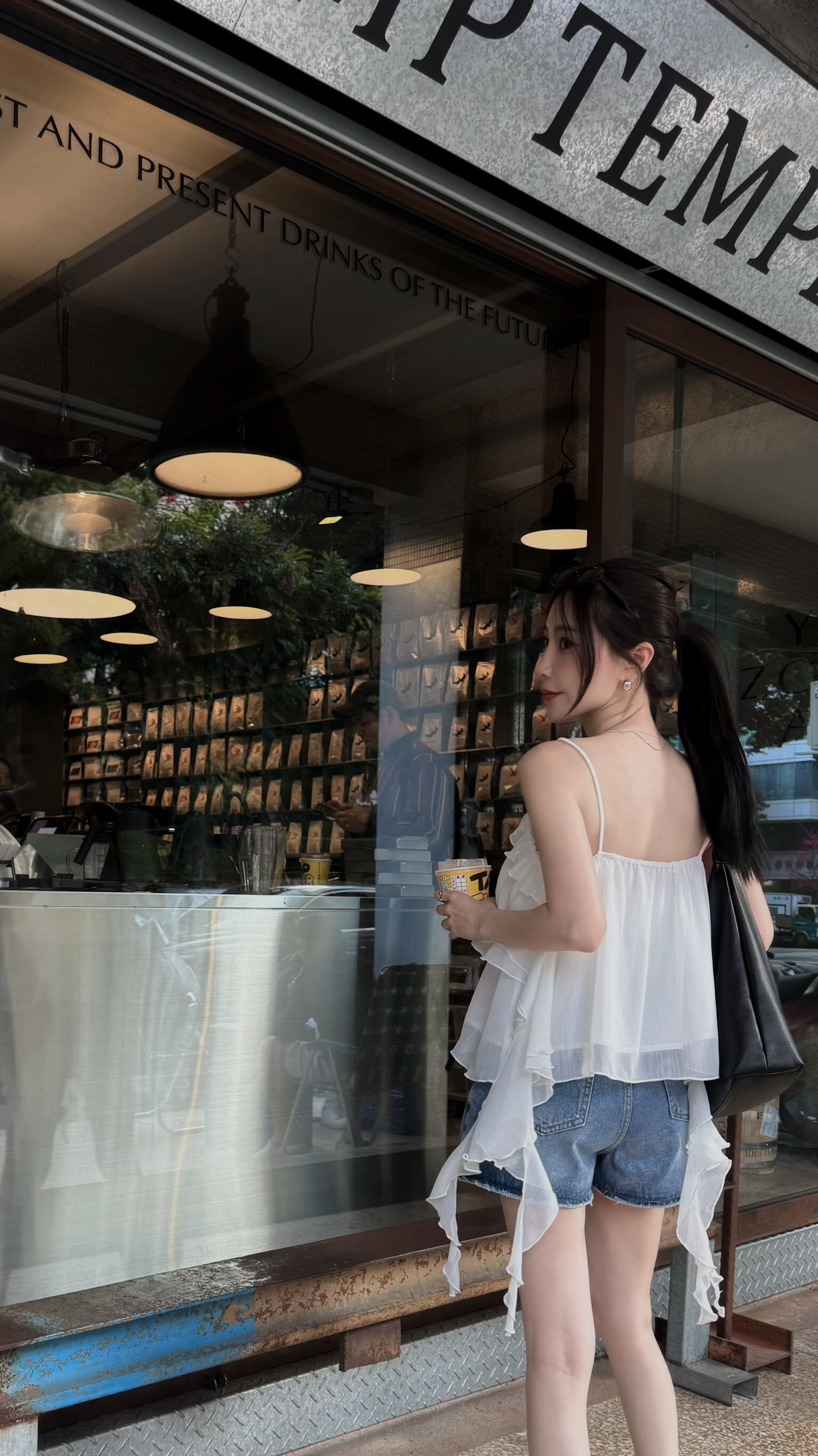 #AM29 不規則雪紡背心(白/黑)