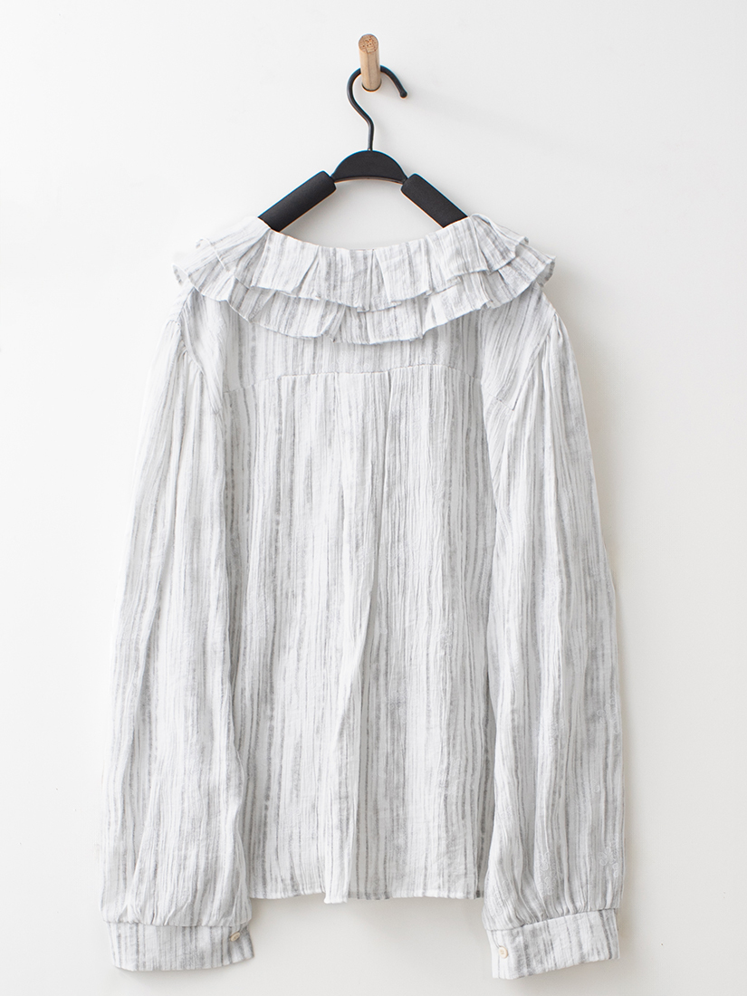 日系溫柔雙層荷葉領壓皺小花襯衫