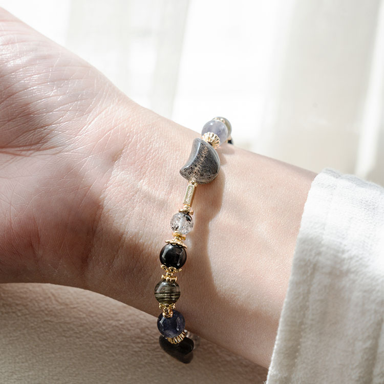 藍玫瑰：骨幹黑太陽｜千層黑幽靈｜堇青石｜閃靈鑽｜金運石