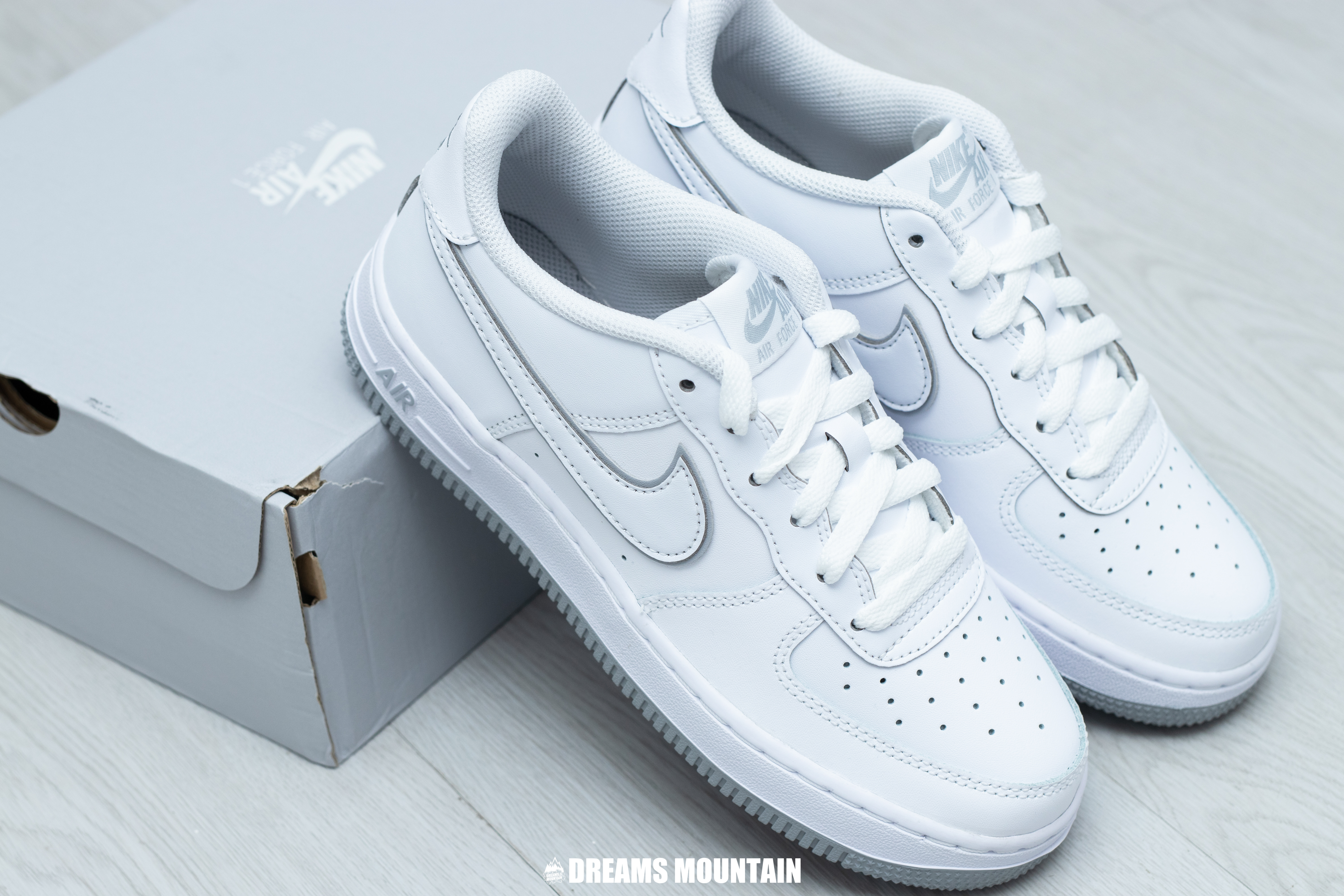 【預訂】NIKE AIR FORCE  1 LOW "再次復出"全白灰底-GS