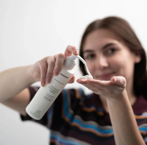 Sonäge 舒緩淨化潔面乳