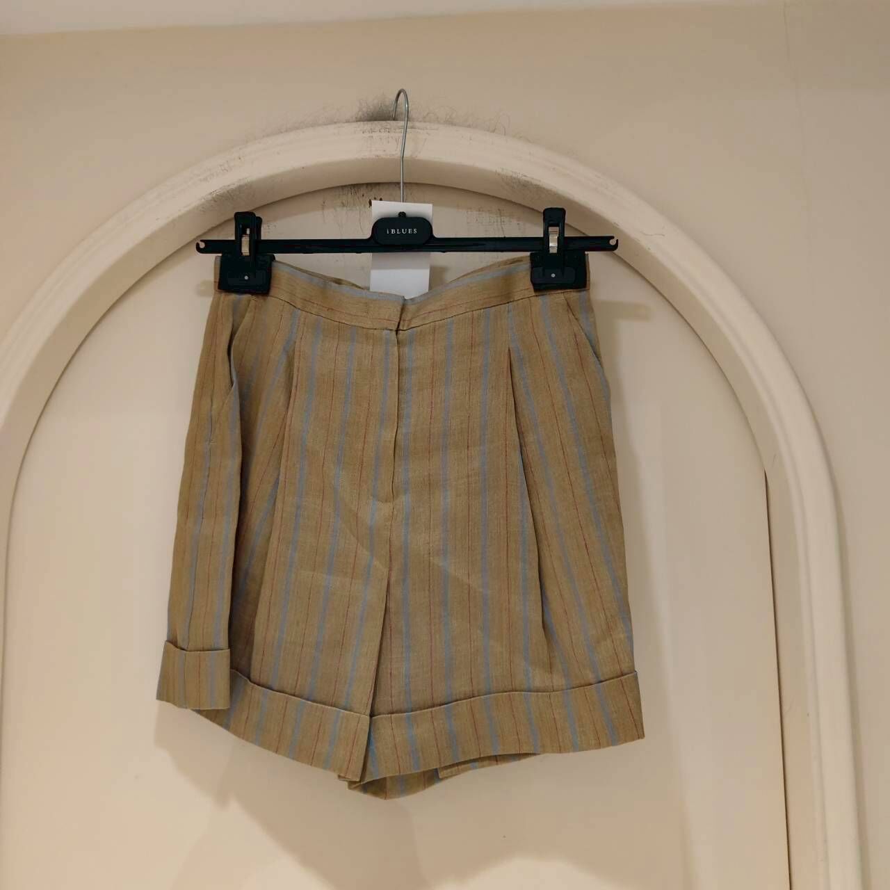 iBlues 亞麻卡其條紋反褶短褲