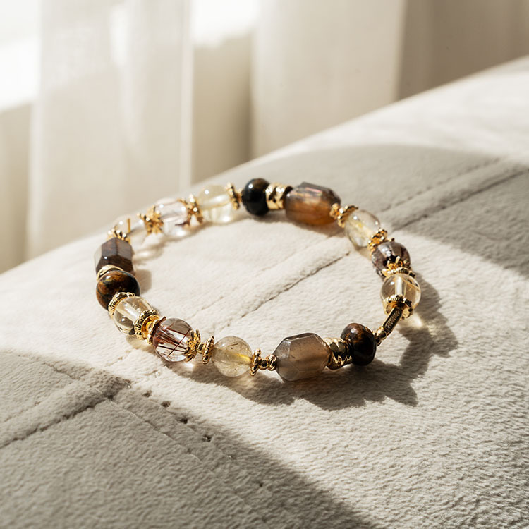 盔甲：黑金骨幹｜彼得石｜黃水晶｜膠花髮晶共生｜鈦晶