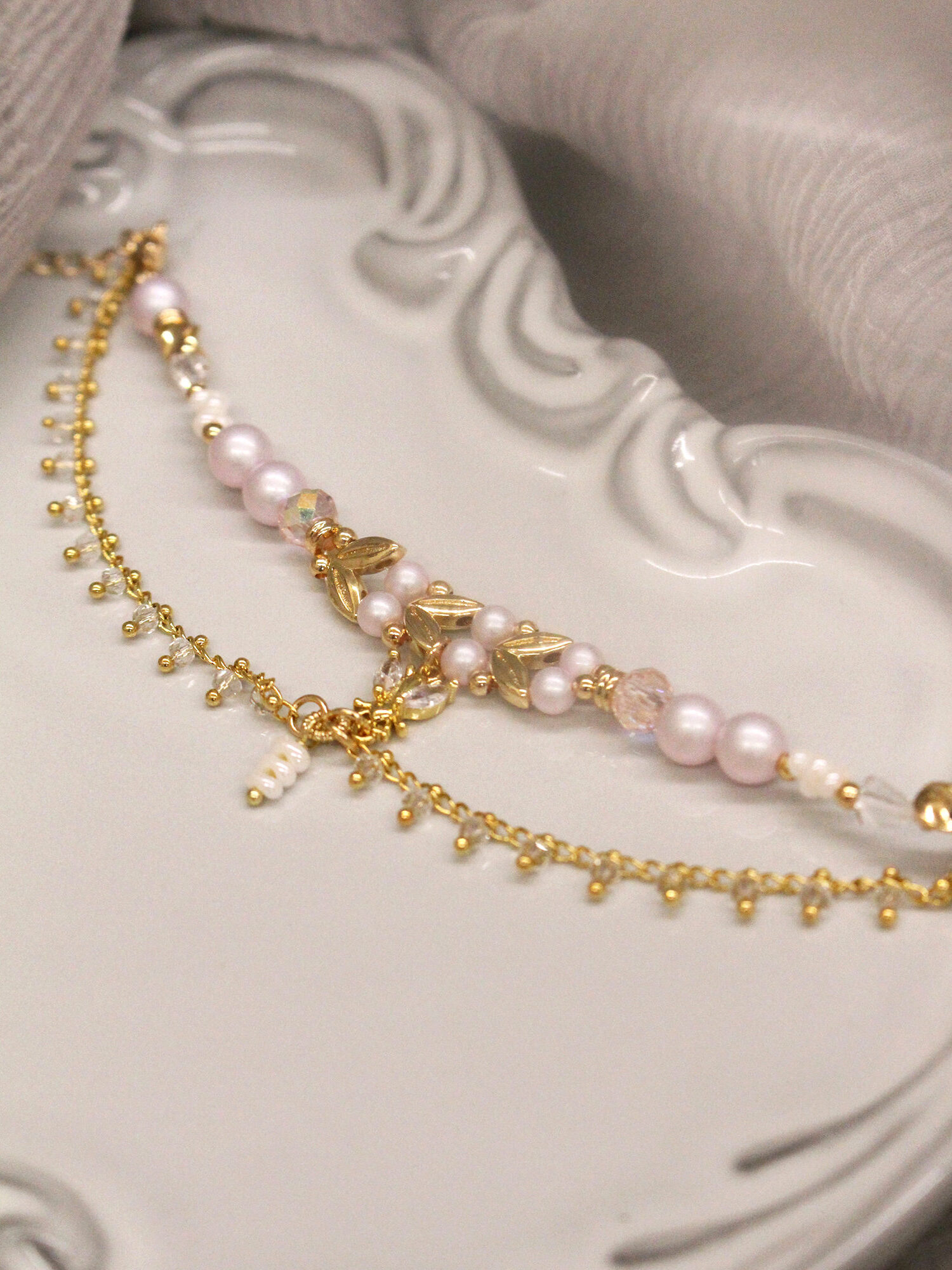 溫開水金色碎光。MUCHAT手作14KGP珍珠蜜蜂層次手鍊