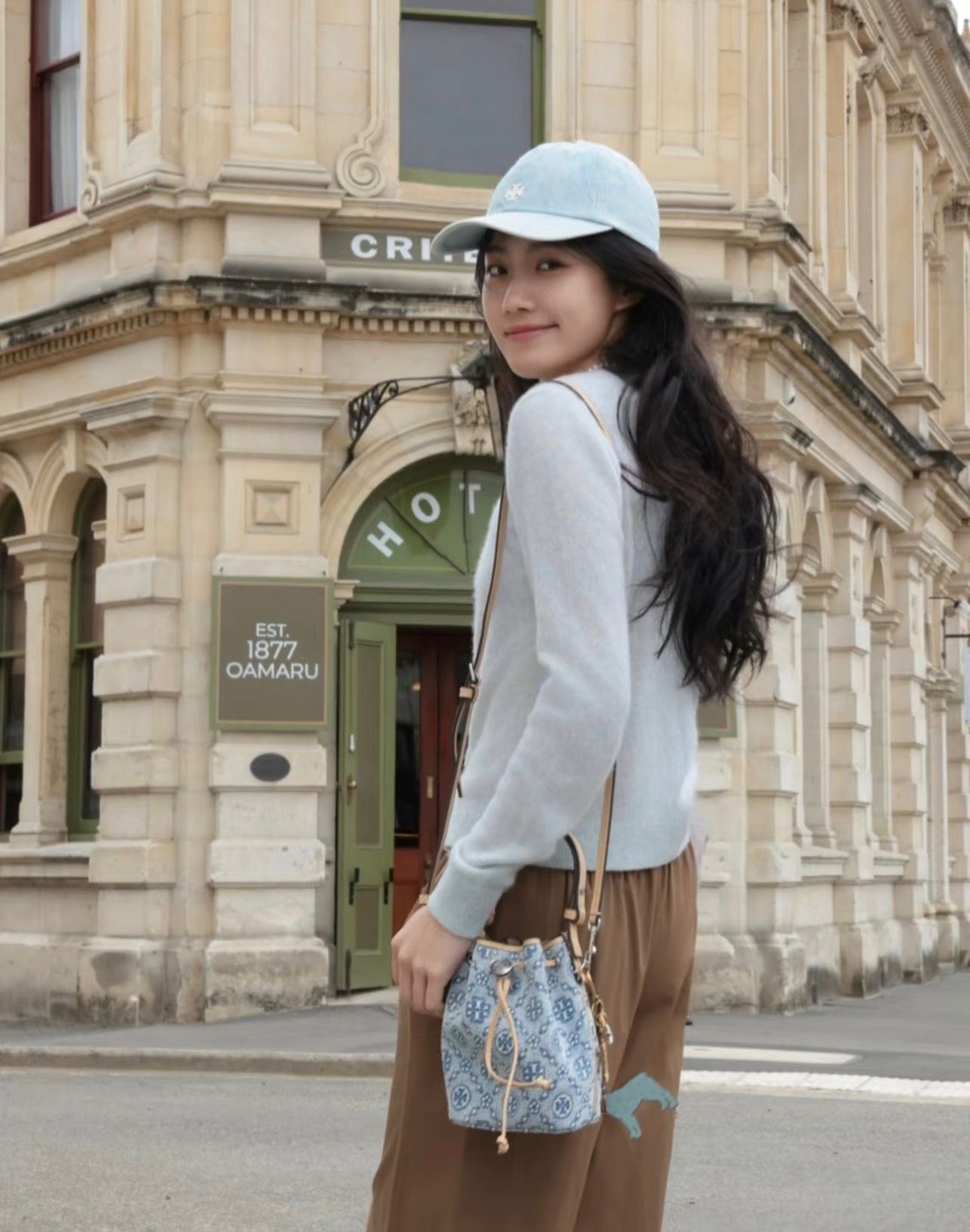 【預購】Tory Burch K03219010 LOGO CAP 牛仔藍色