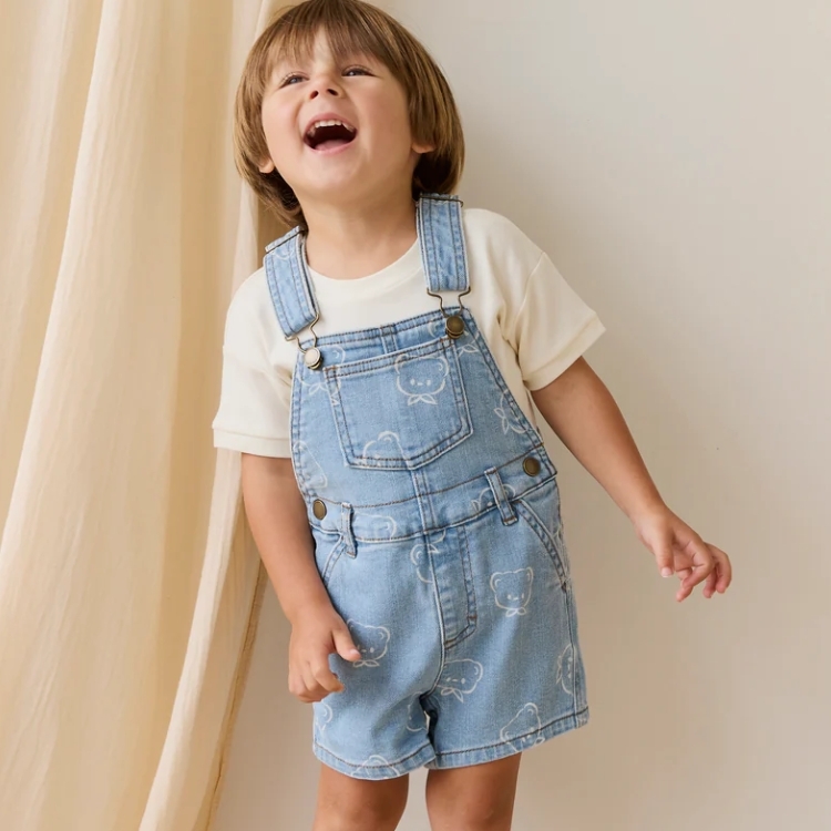 （預購）JAMIEKAY 領結小熊牛仔吊帶短褲 Fenix Short Overalls-Bowie Bear Denim