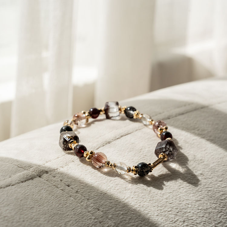 選擇遺憾：紅幽靈｜兔毛幽靈共生石｜蕾絲黑髮晶｜紅石榴｜銀髮晶