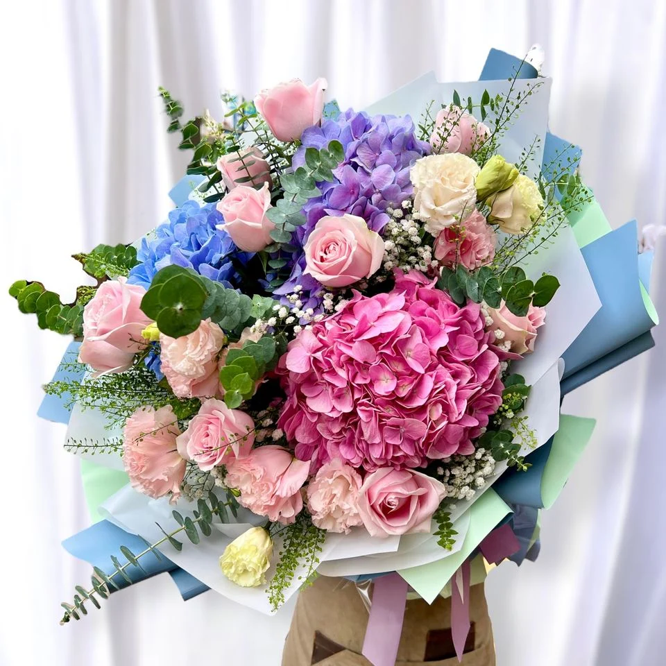 W -三色繡球花束