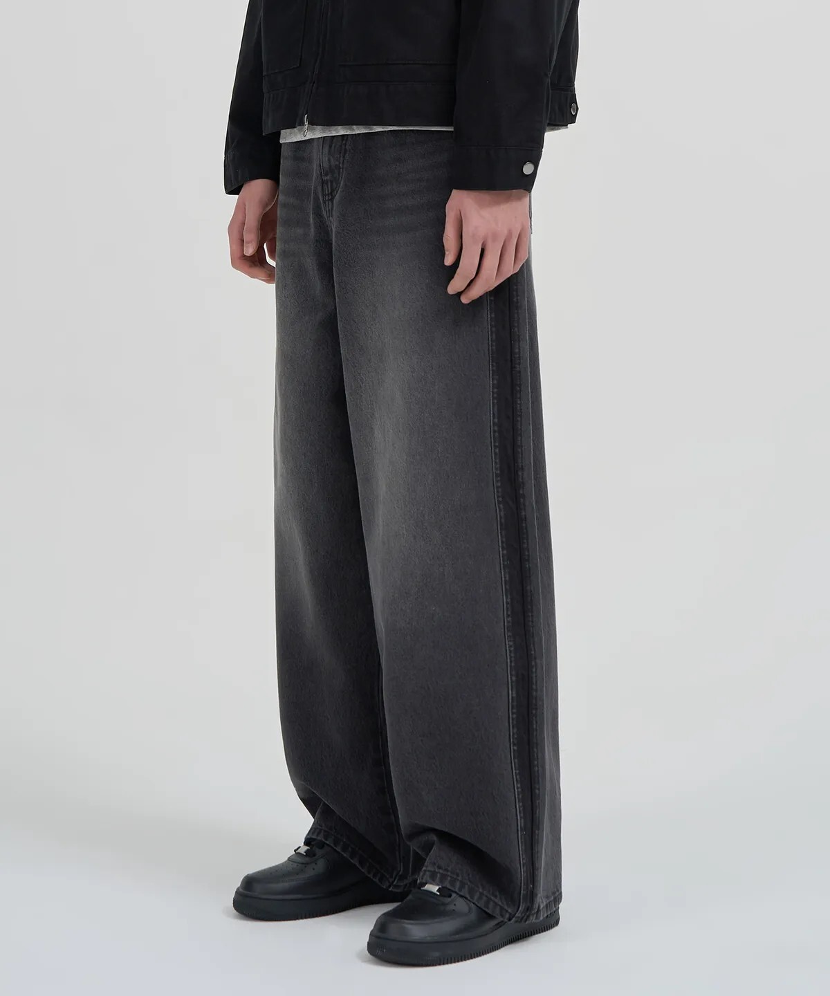 【OWN】TOFFEE 牛仔褲 側邊 線條 設計 寬褲 新品 韓系 四季 不分男女 13oz 黑色 藍色