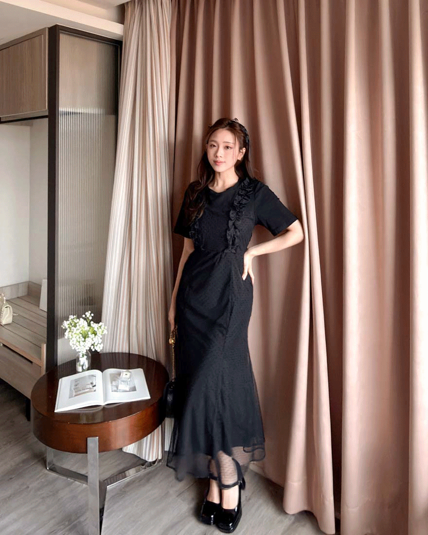 LINA LINA著迷情愫荷葉波點網紗後馬甲彈力洋裝-貴氣黑