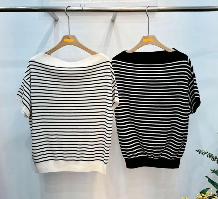 AB42 胸44-56 長22 $389 (一口價)