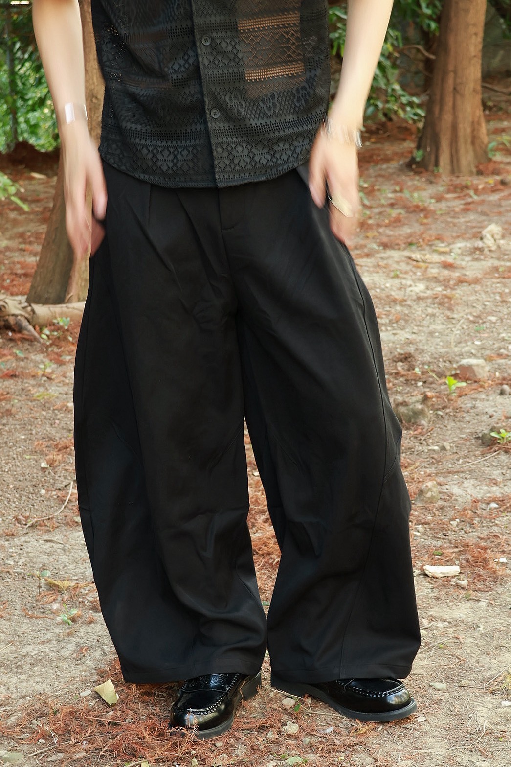 剪裁 線條 彎刀版型 寬鬆 長褲 #西裝褲