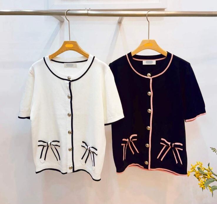 AB53 胸37-52 長21 $399 (一口價)