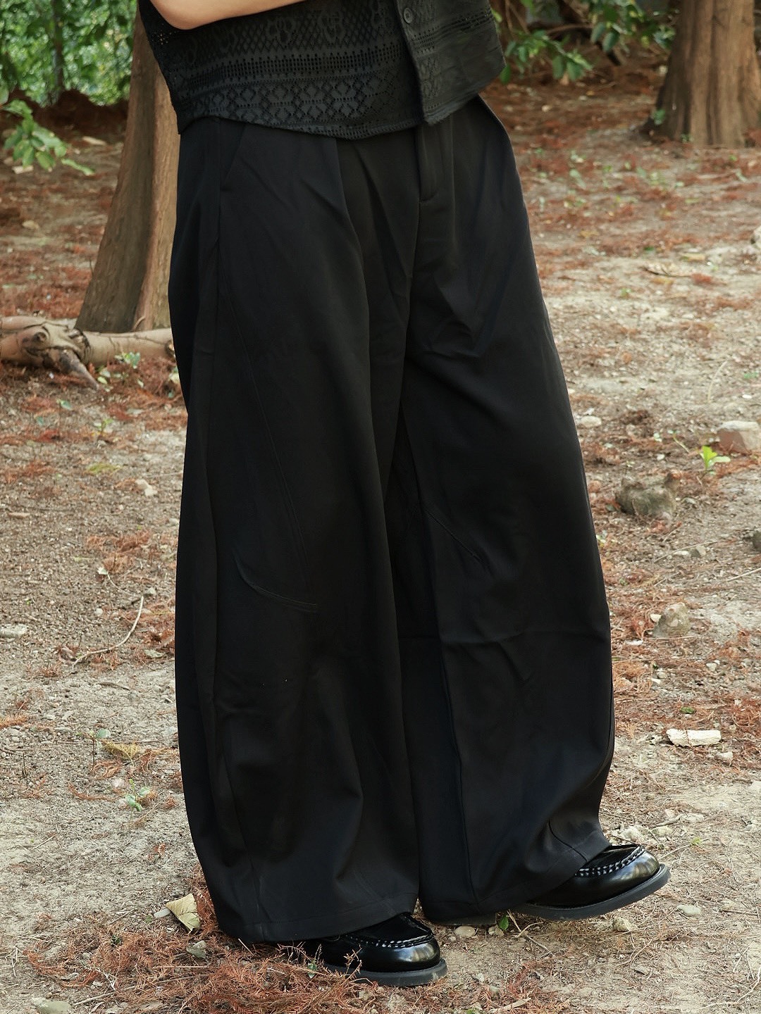 剪裁 線條 彎刀版型 寬鬆 長褲 #西裝褲