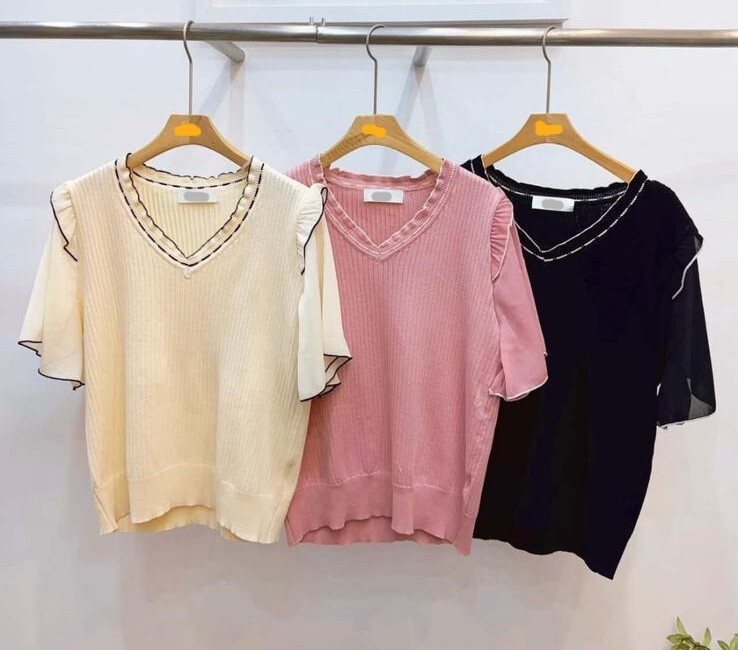 AB65 胸37-50長21 $399 (一口價)