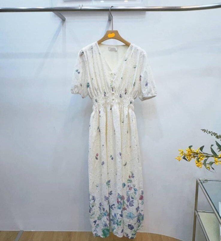 AB70 胸46 腰28-42 HIP54 長47 $399 (一口價)