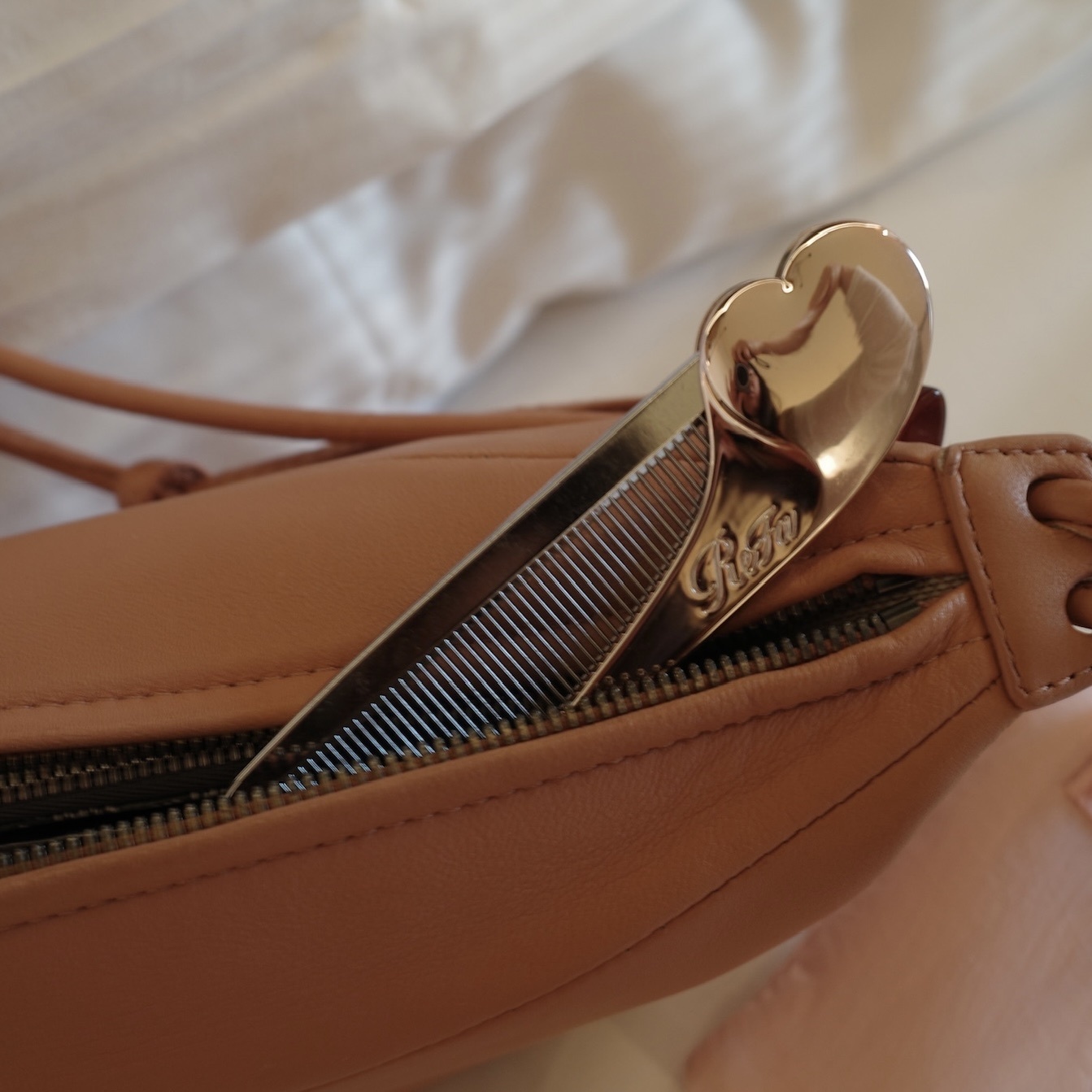 ReFa，防靜電折疊扁梳