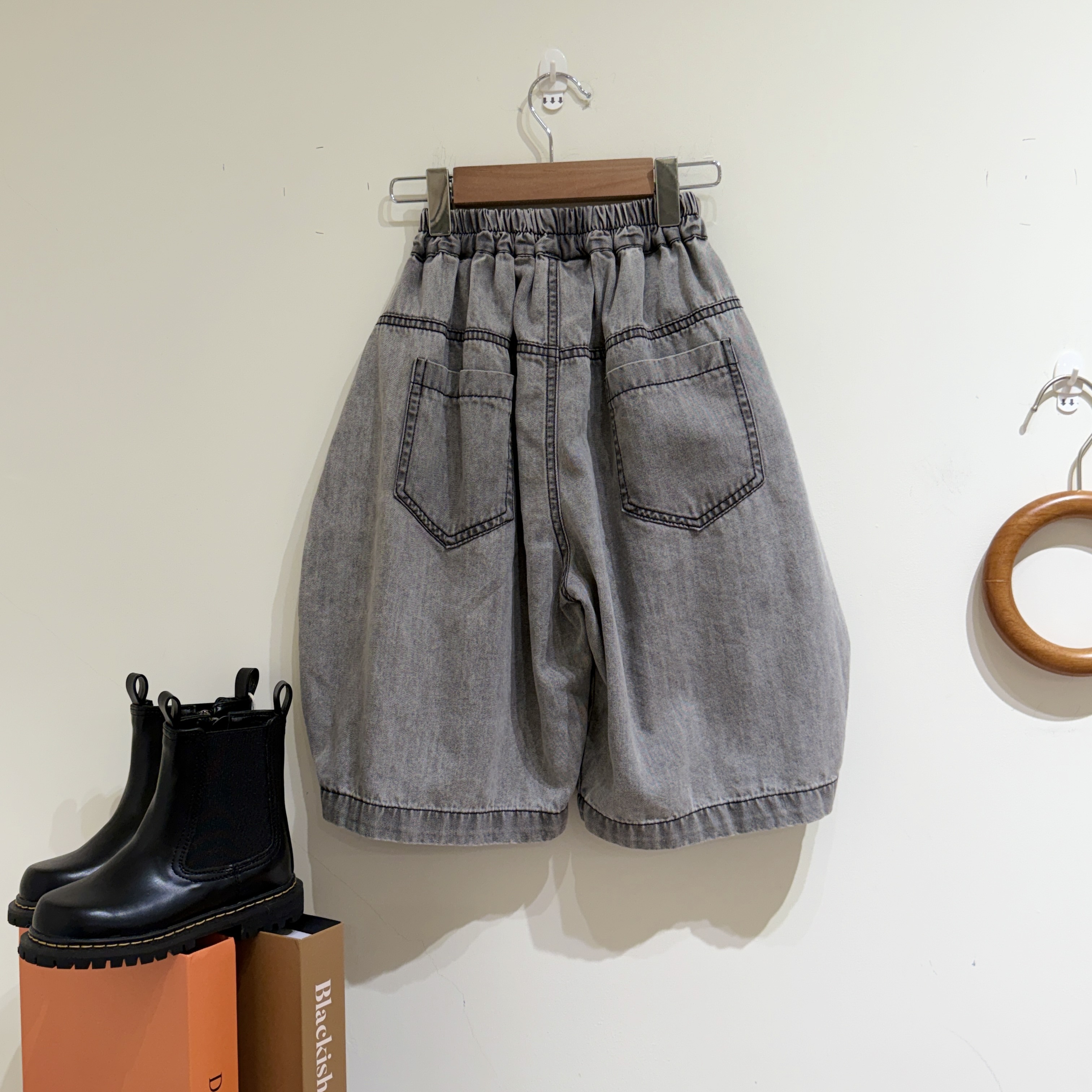 26夏 復古彎刀牛仔七分褲-刷白黑