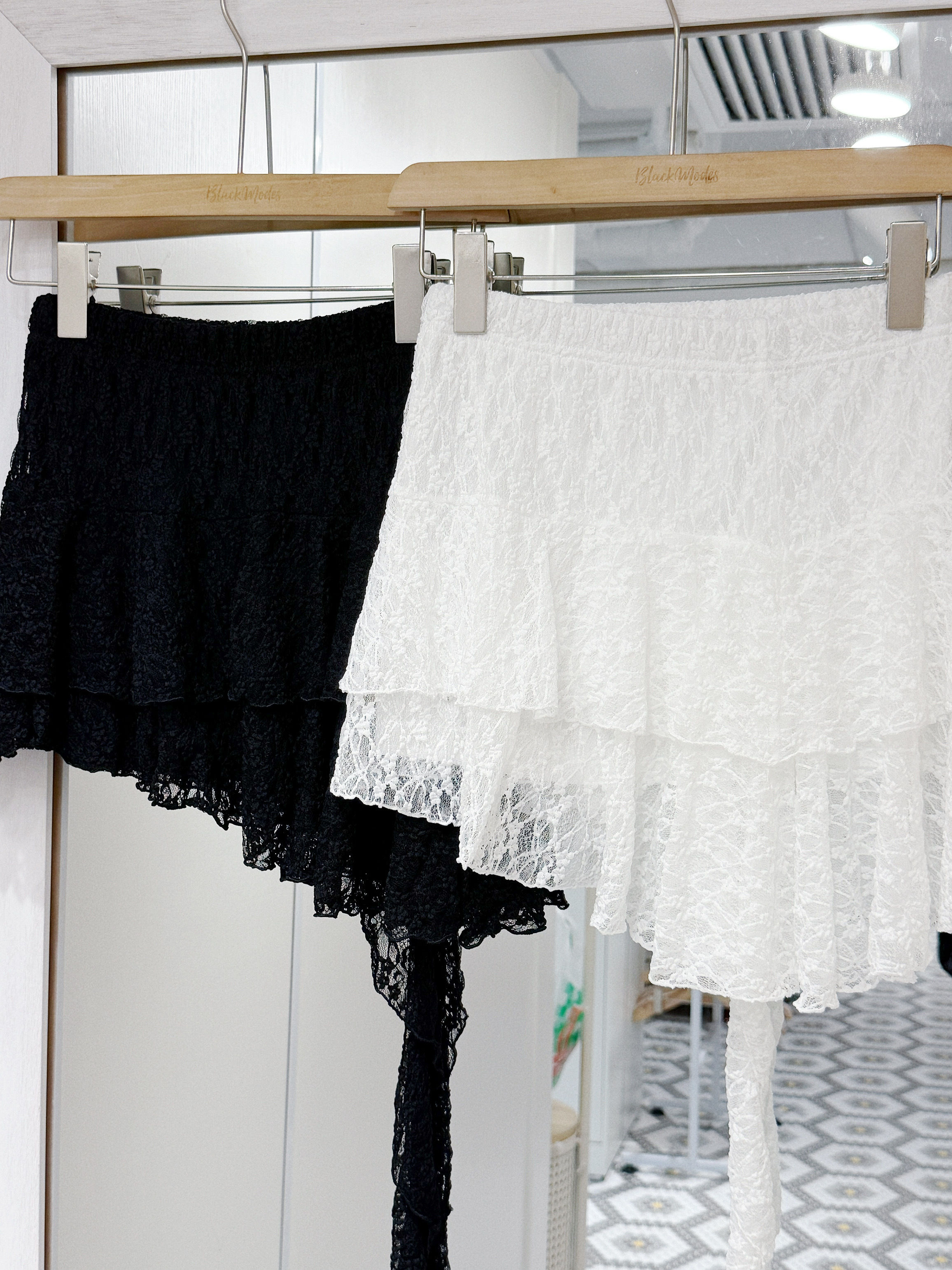 D0528｜韓系超精緻蕾絲尾巴蛋糕短裙 ꠹