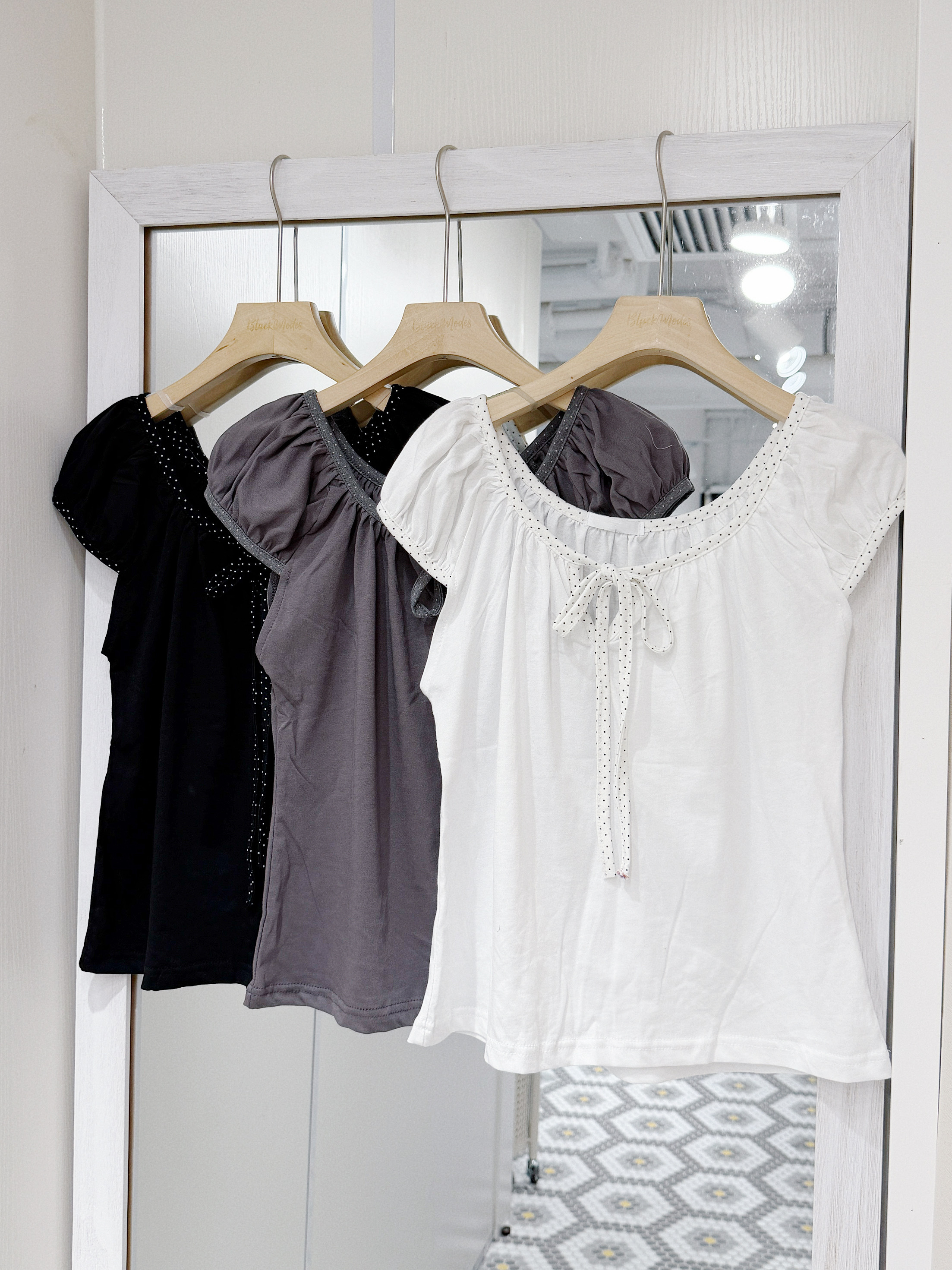 T1316｜韓系GIRL⋆˙⟡ 波點邊綁帶小公主袖上衣