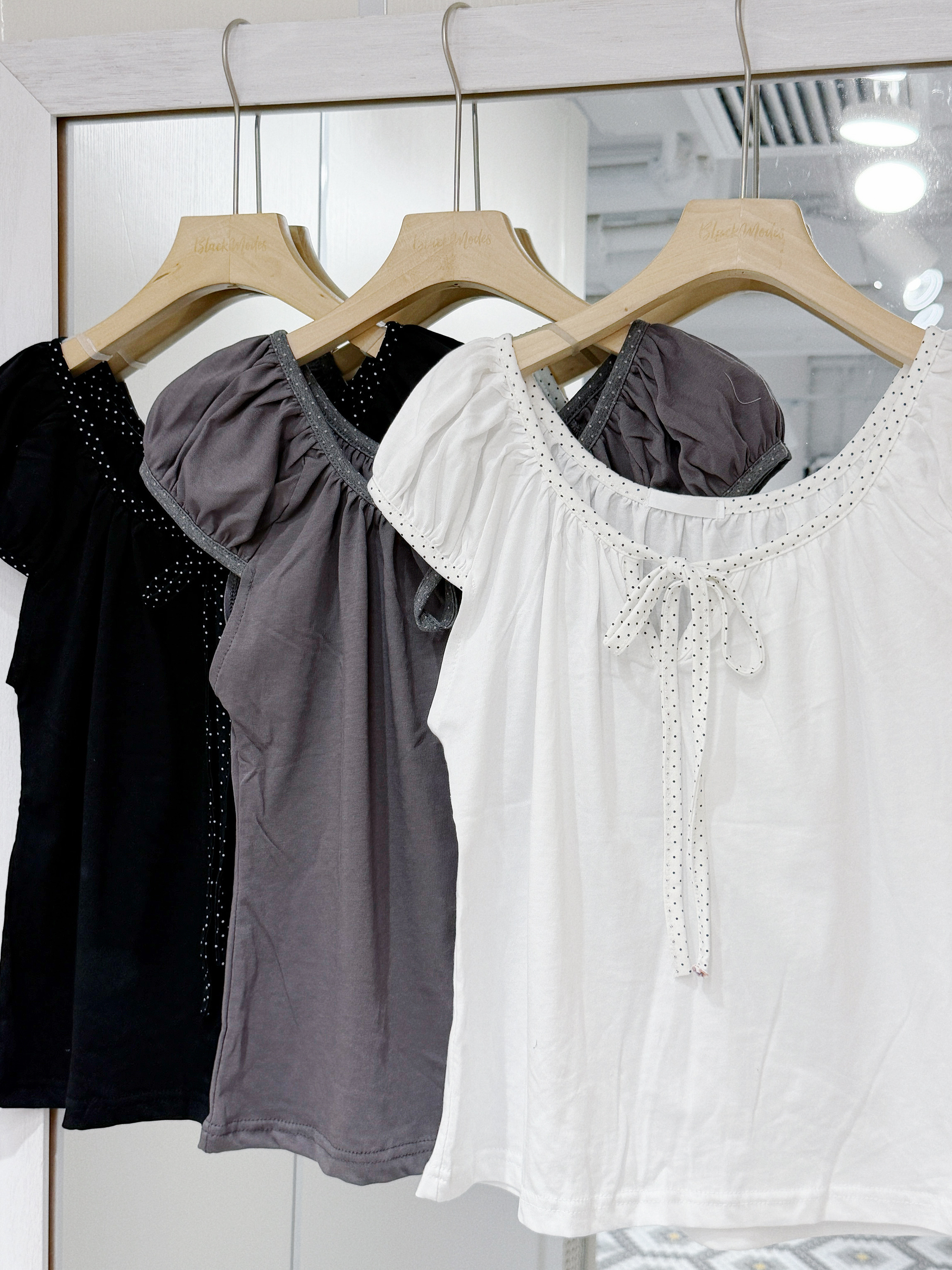 T1316｜韓系GIRL⋆˙⟡ 波點邊綁帶小公主袖上衣