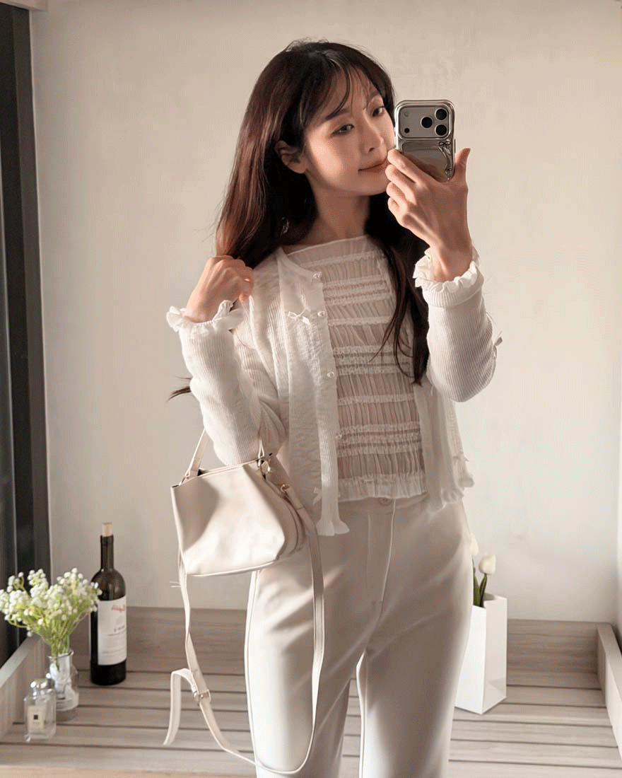 LINA LINA柔美奶霜滿版荷葉壓褶透肌上衣-純潔白