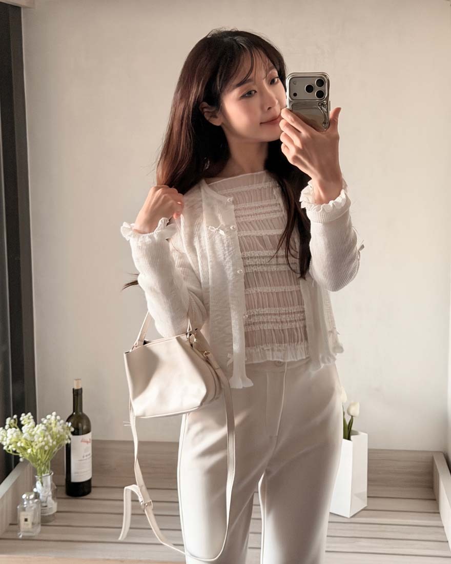 LINA LINA柔美奶霜滿版荷葉壓褶透肌上衣-純潔白