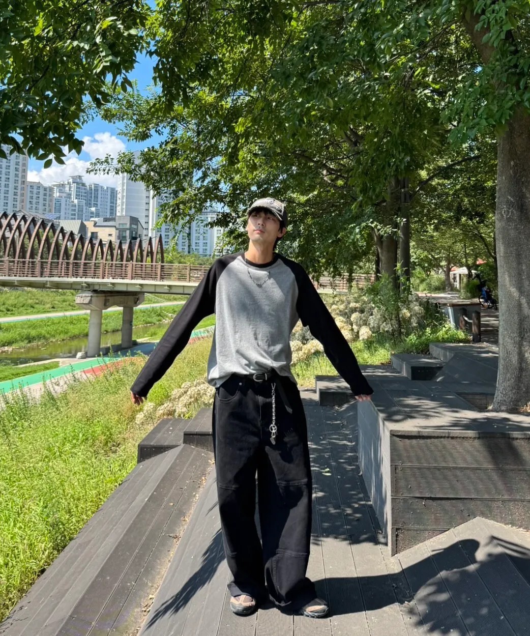 【OWN】TOFFEE 薄長袖 上衣 簡約 百搭 撞色 寬鬆 素面 韓系 流行 不分男女 黑色 橄欖綠 深藍