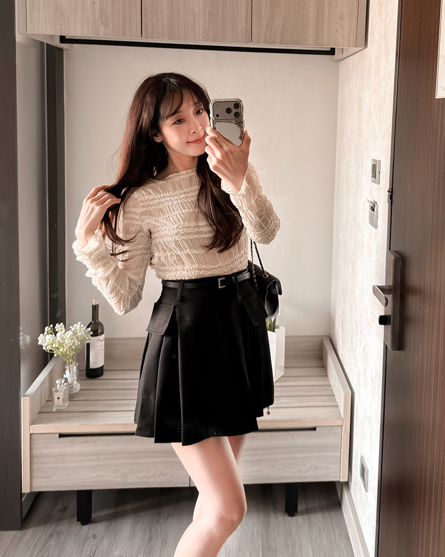 LINA LINA柔美奶霜滿版荷葉壓褶透肌上衣-溫柔杏