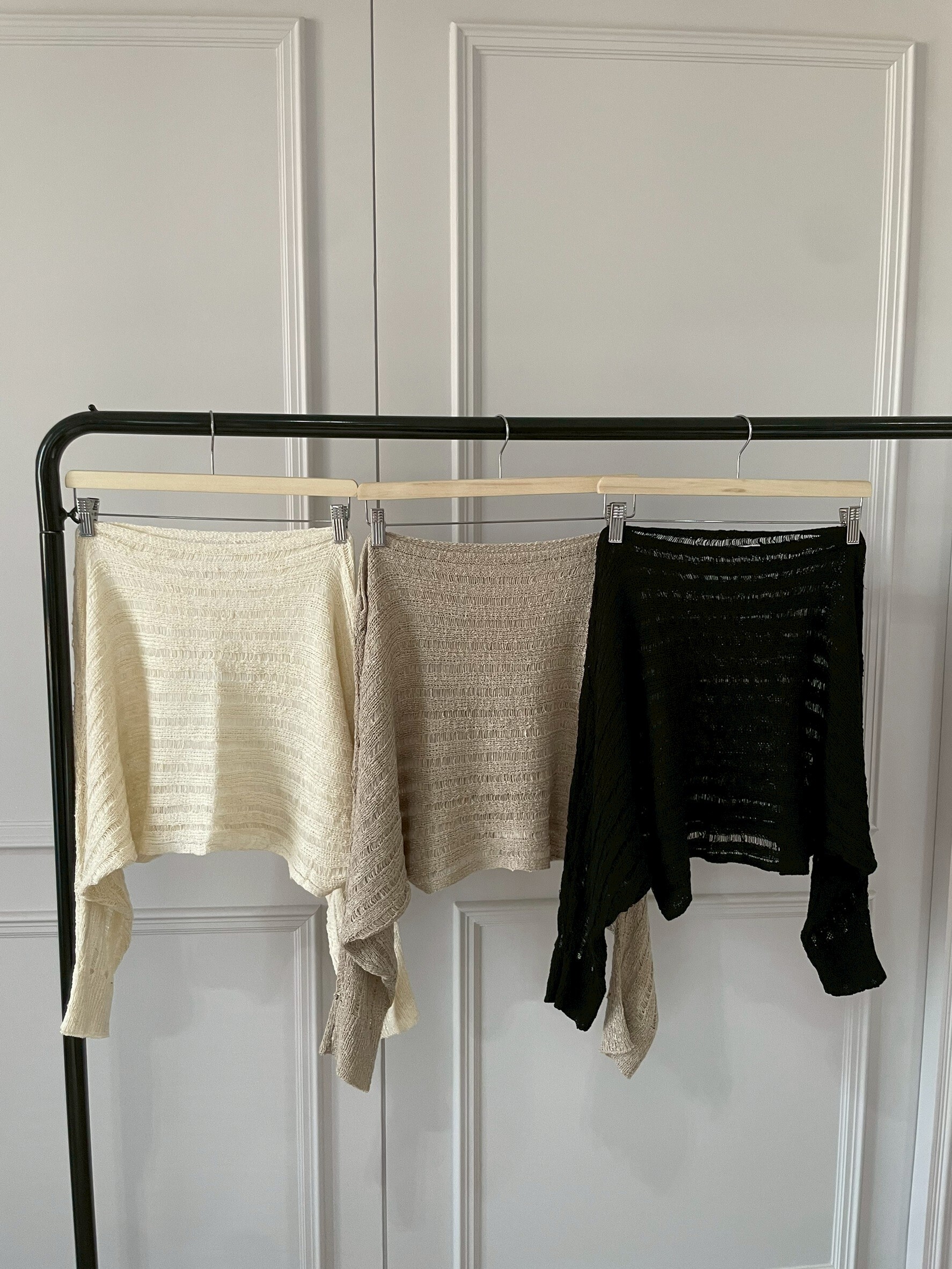 #AM06 簍空鉤織上衣（杏/卡其/黑）