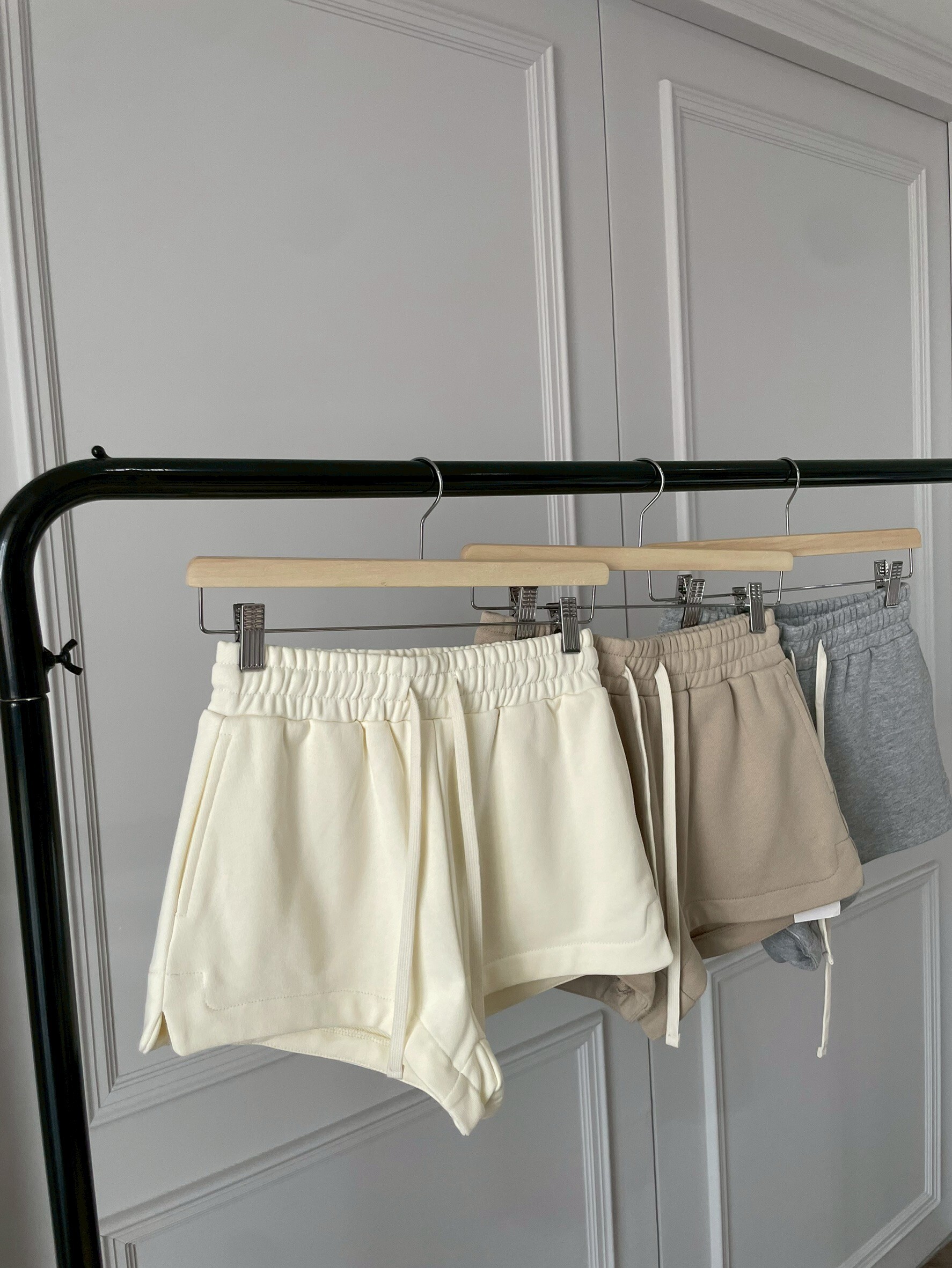 #AM09 挺版開衩棉短褲（灰/杏/卡其）