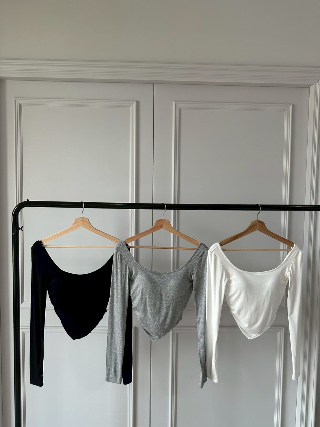 #AM14 必須包色開衩bratop(黑/白/淺灰)