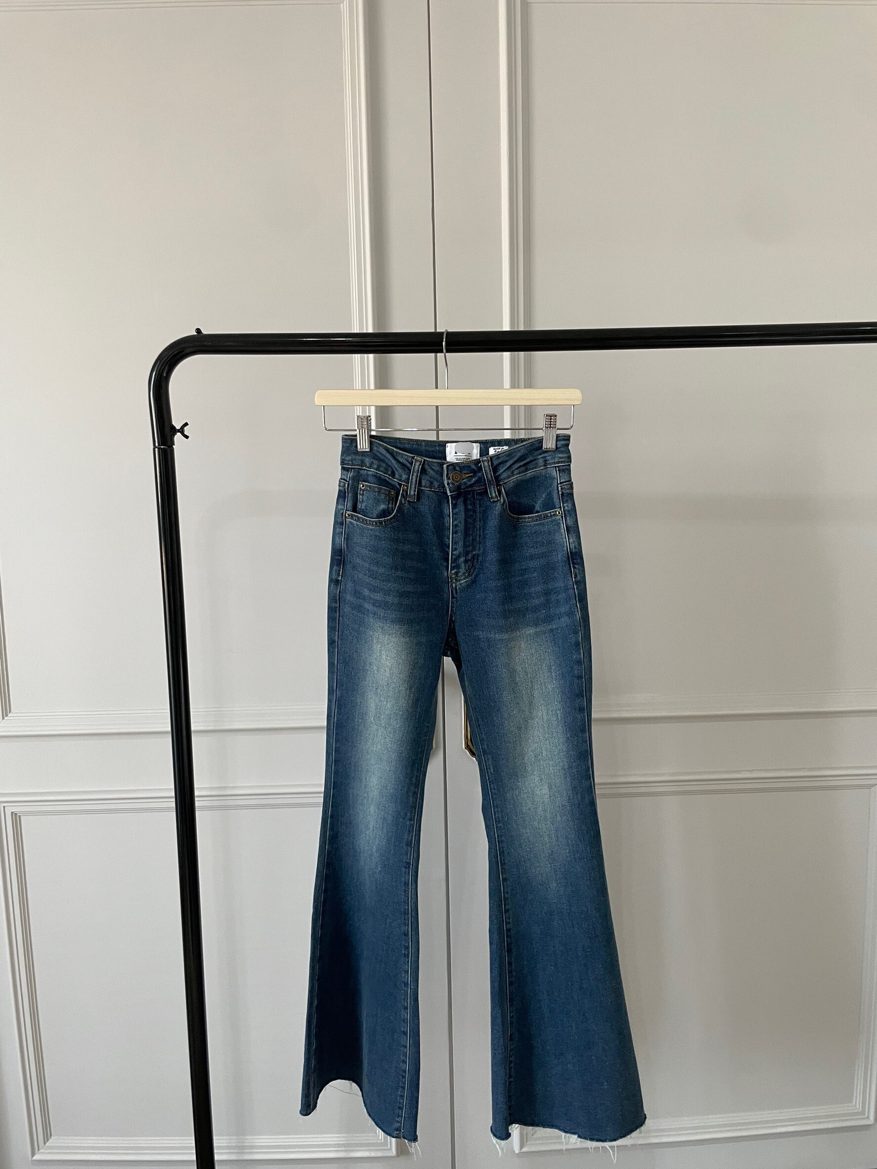 #AM24 顯瘦抽鬚喇叭褲