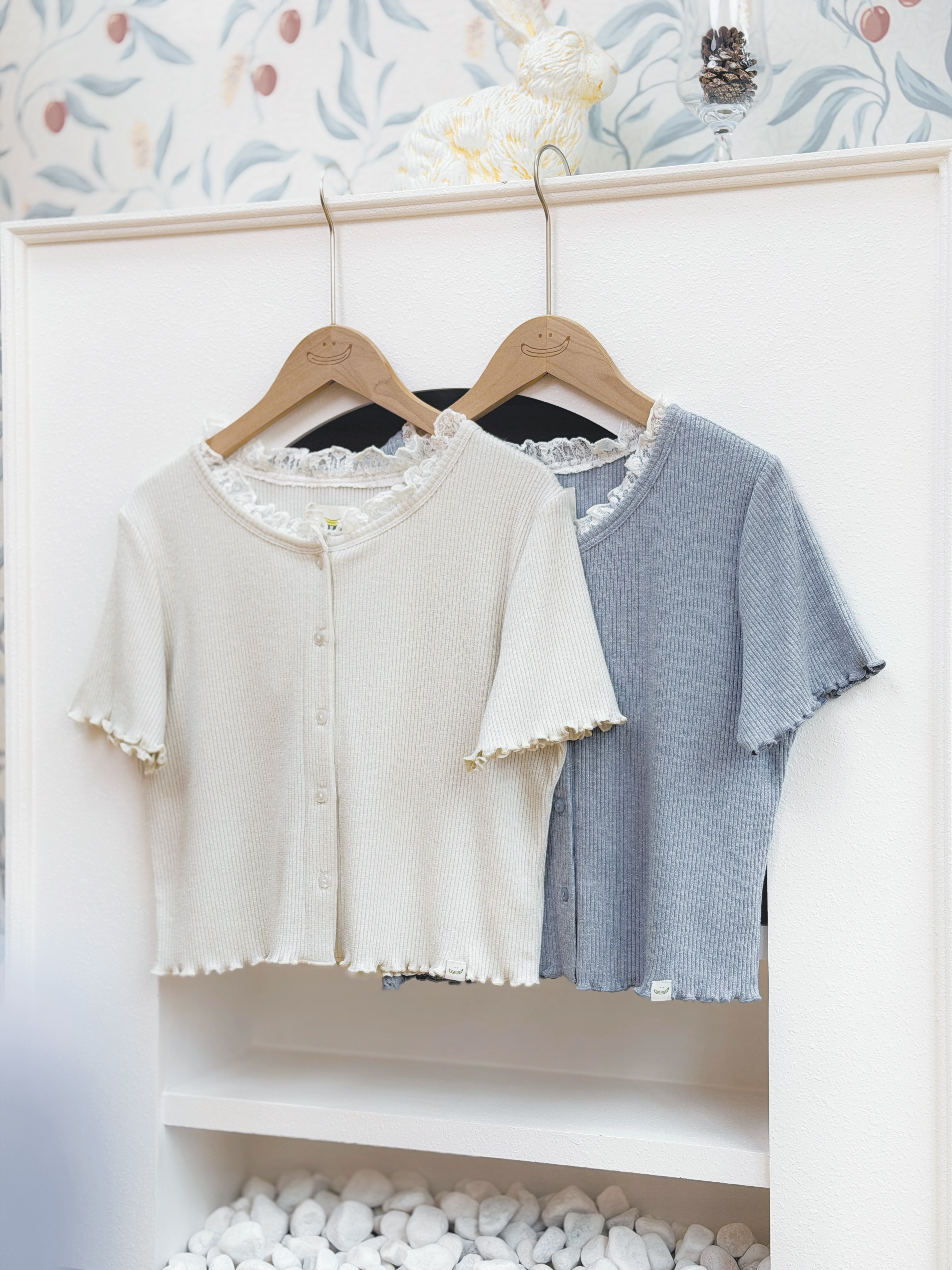 兩色 / 微閃蕾絲層次感短袖上衣 / Lurex Lace-Trimmed Layered Short Sleeve Top