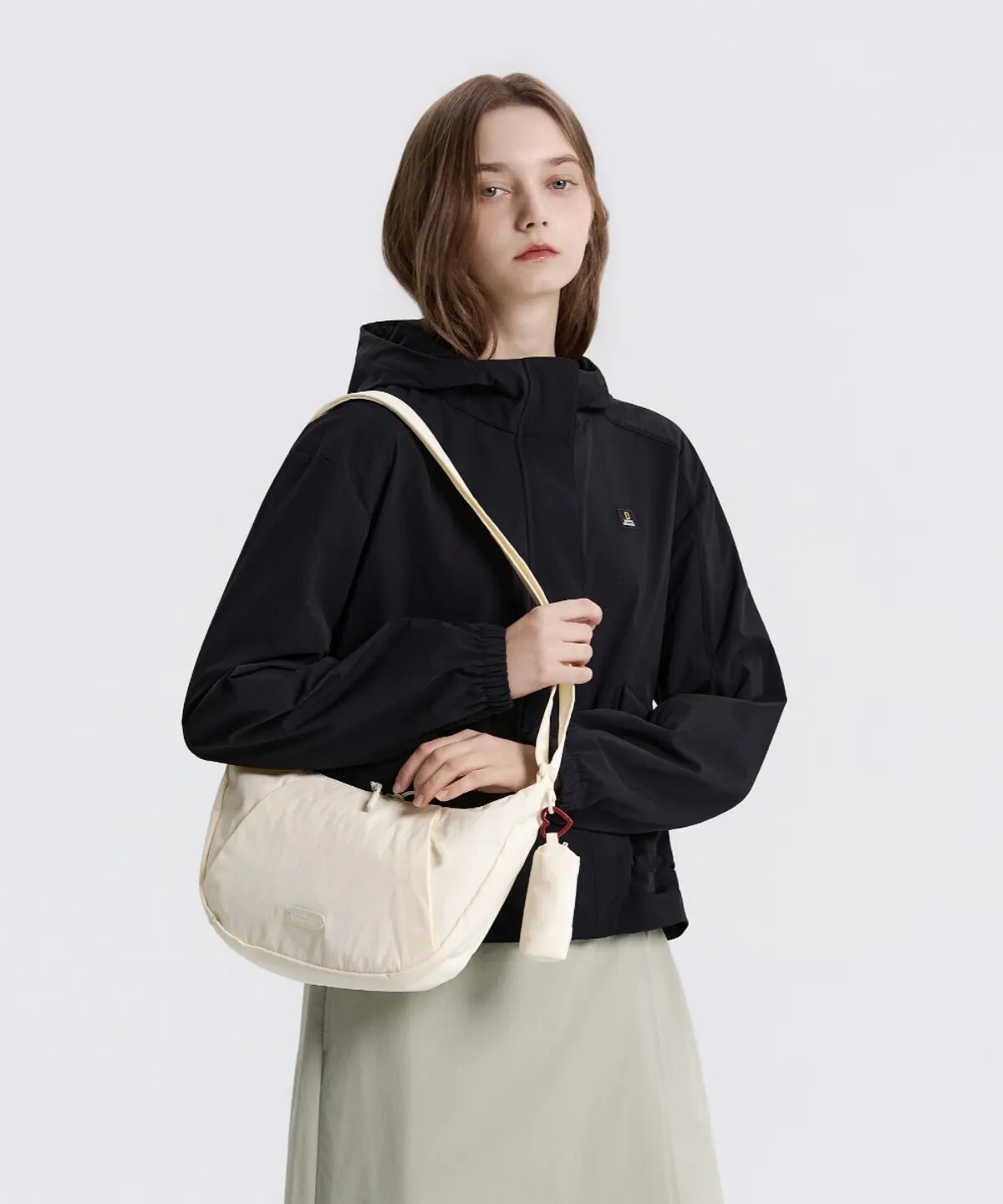 【OWN】NATIONAL GEOGRAPHIC 國家地理 側背包 輕量 半月包 大容量 多空間 肩背包 斜背包 不分男女 黑色 灰藍色 米色 粉色