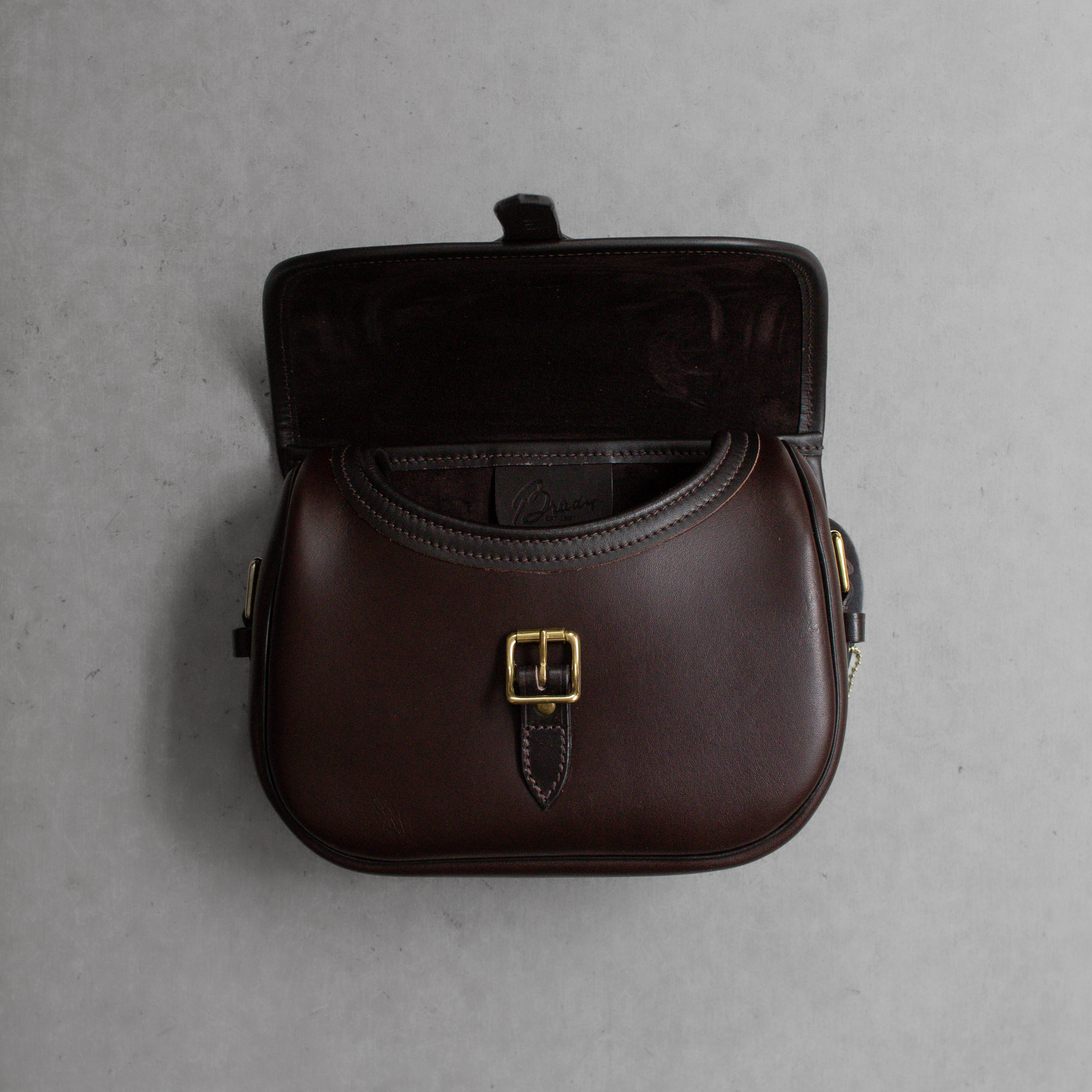 BRADY CARTRIDGE BAG 50 皮革 斜背 彈夾包
