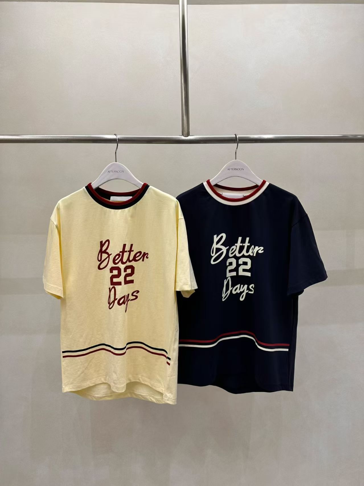 AF6009 字母撞色線寬鬆T