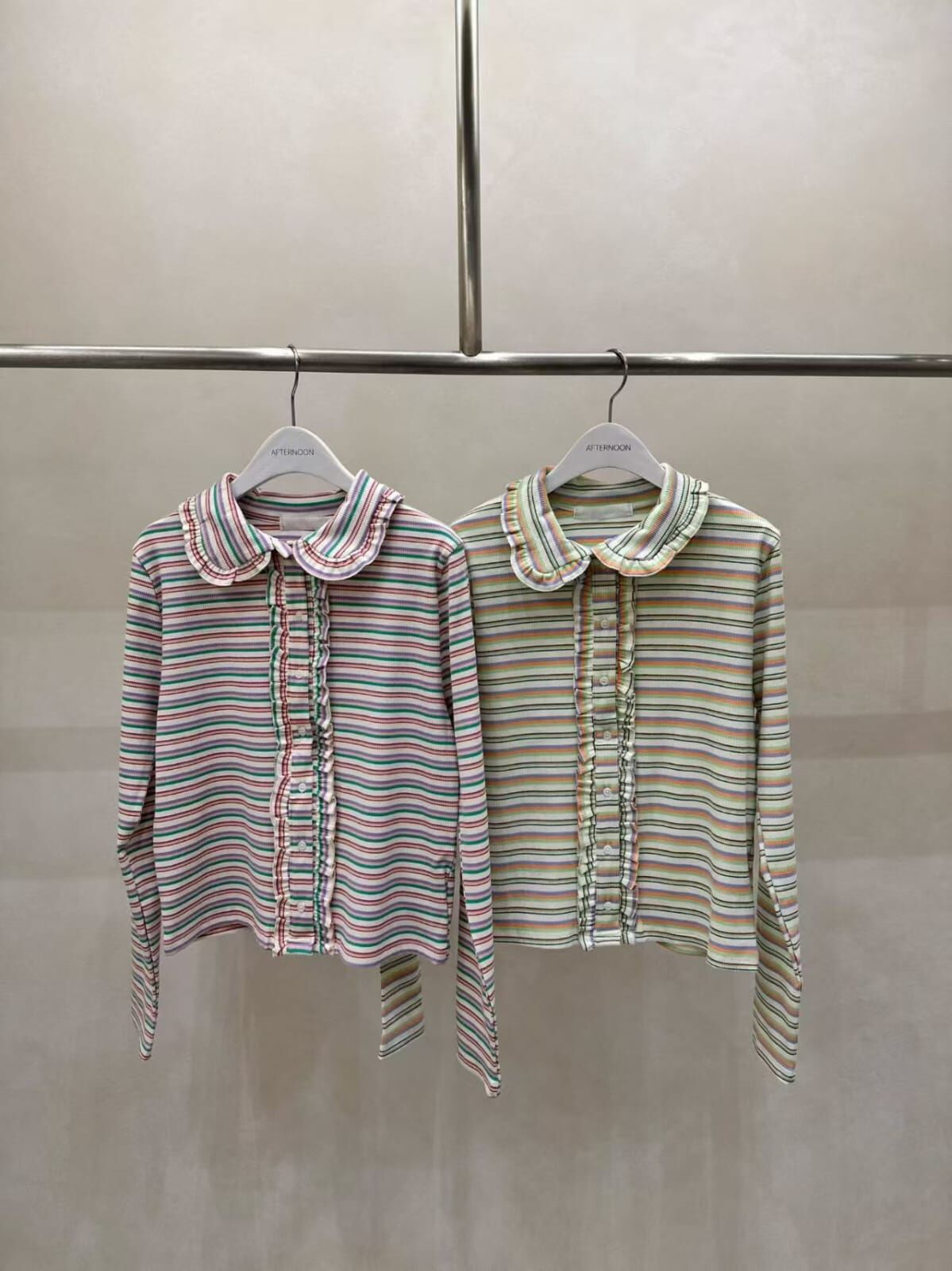 AF6012 高彩度條紋花邊上衣