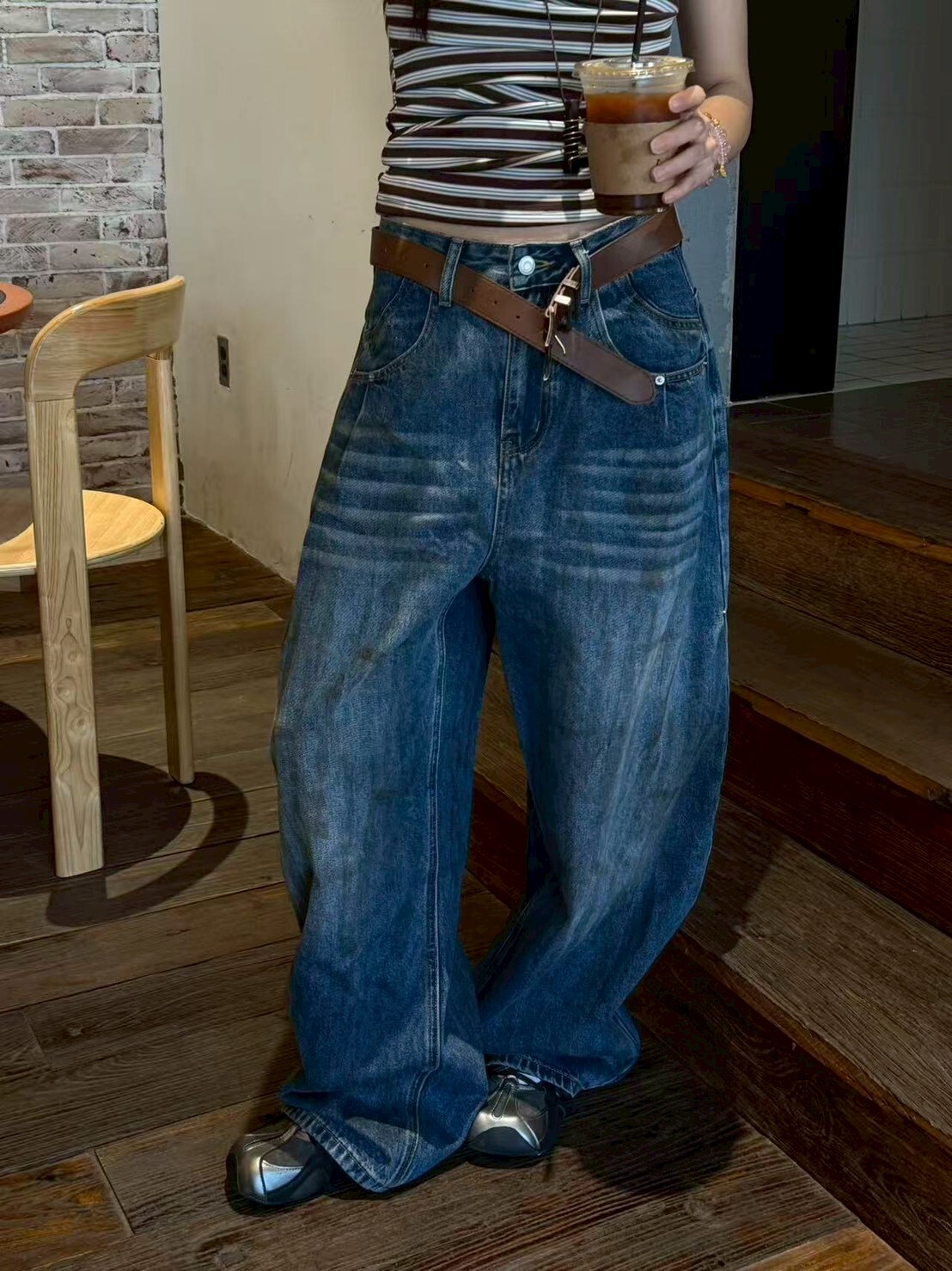 061415 刷舊彎刀牛仔褲 - 藍