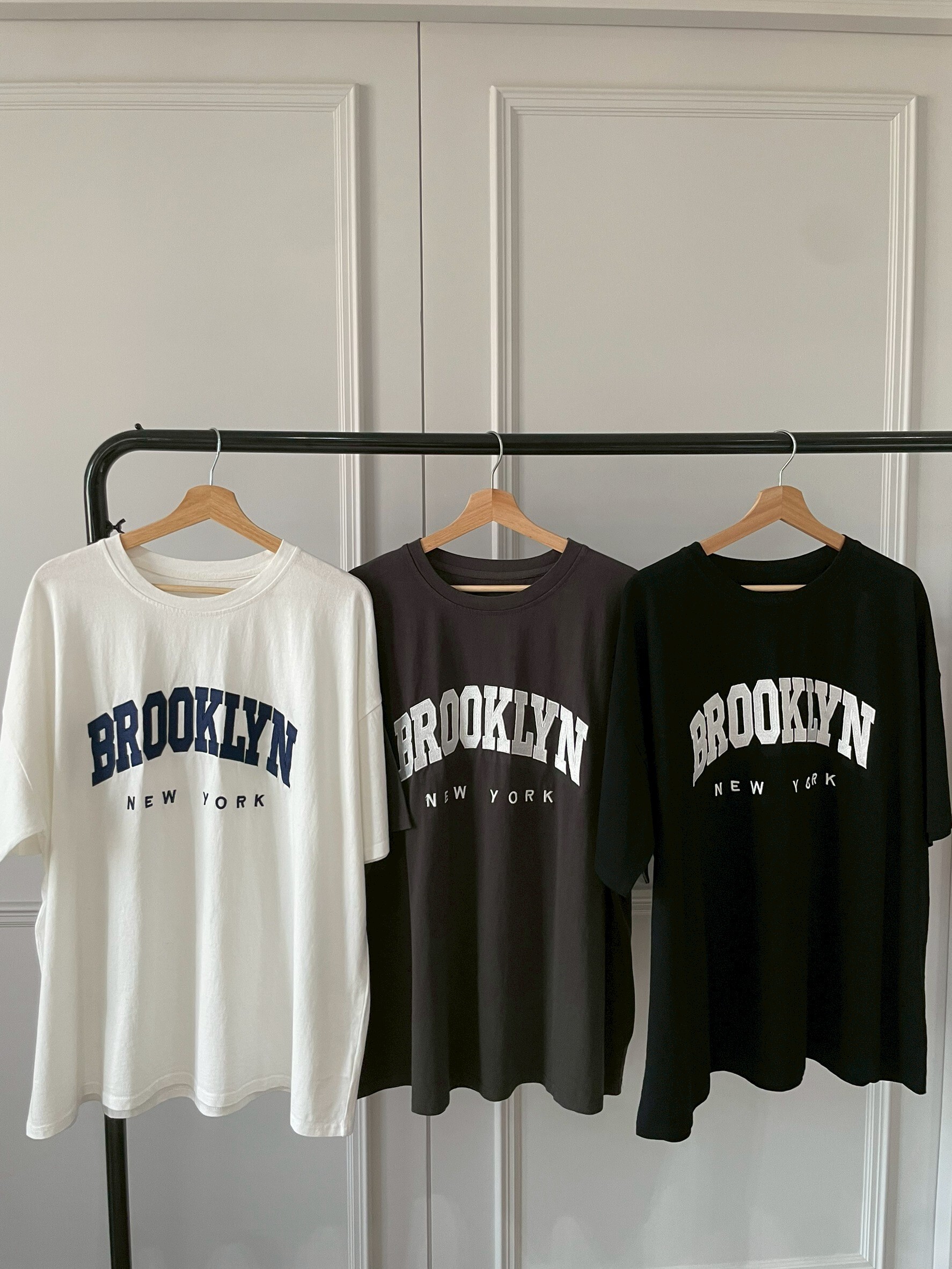 #AM68 寬鬆刺繡字母T(黑/灰/白)