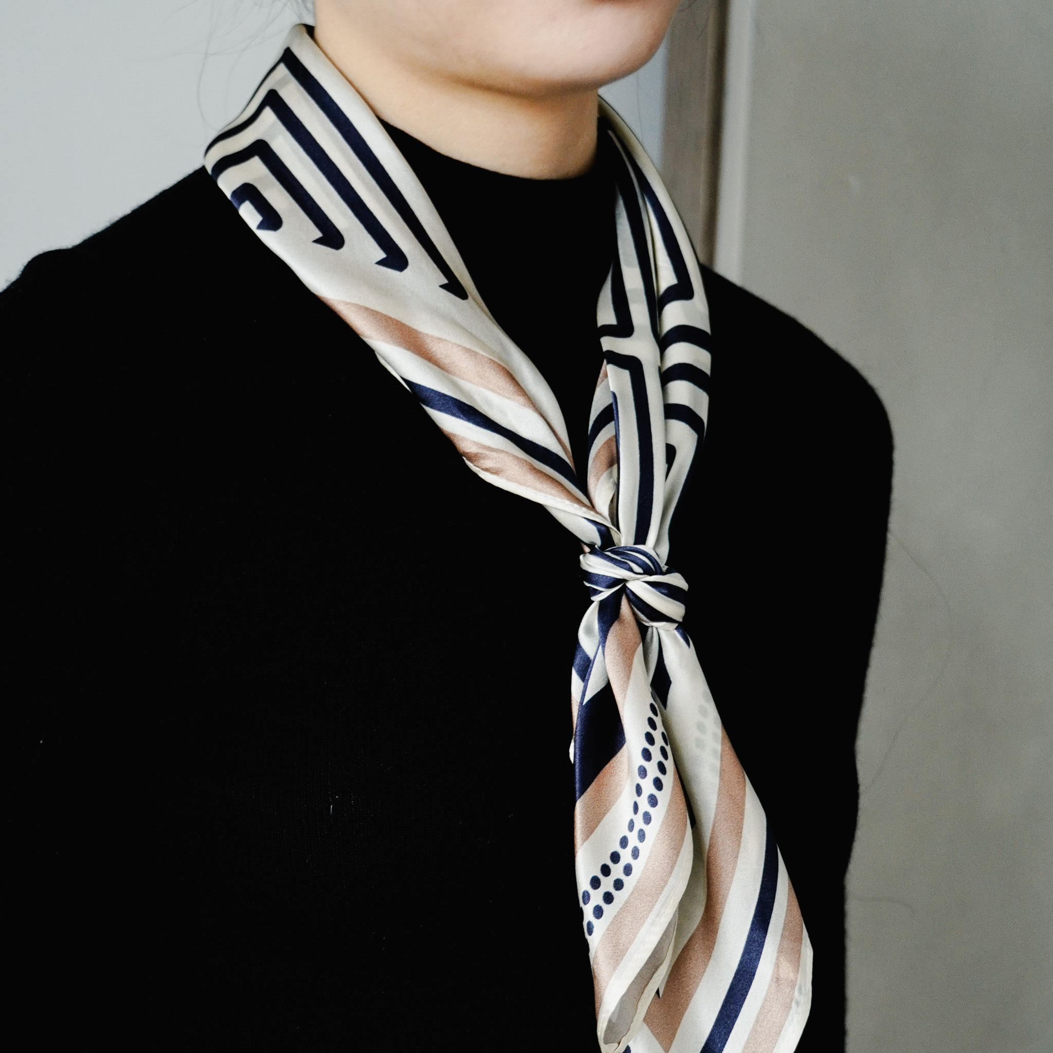 優雅印花真絲方巾 共三款