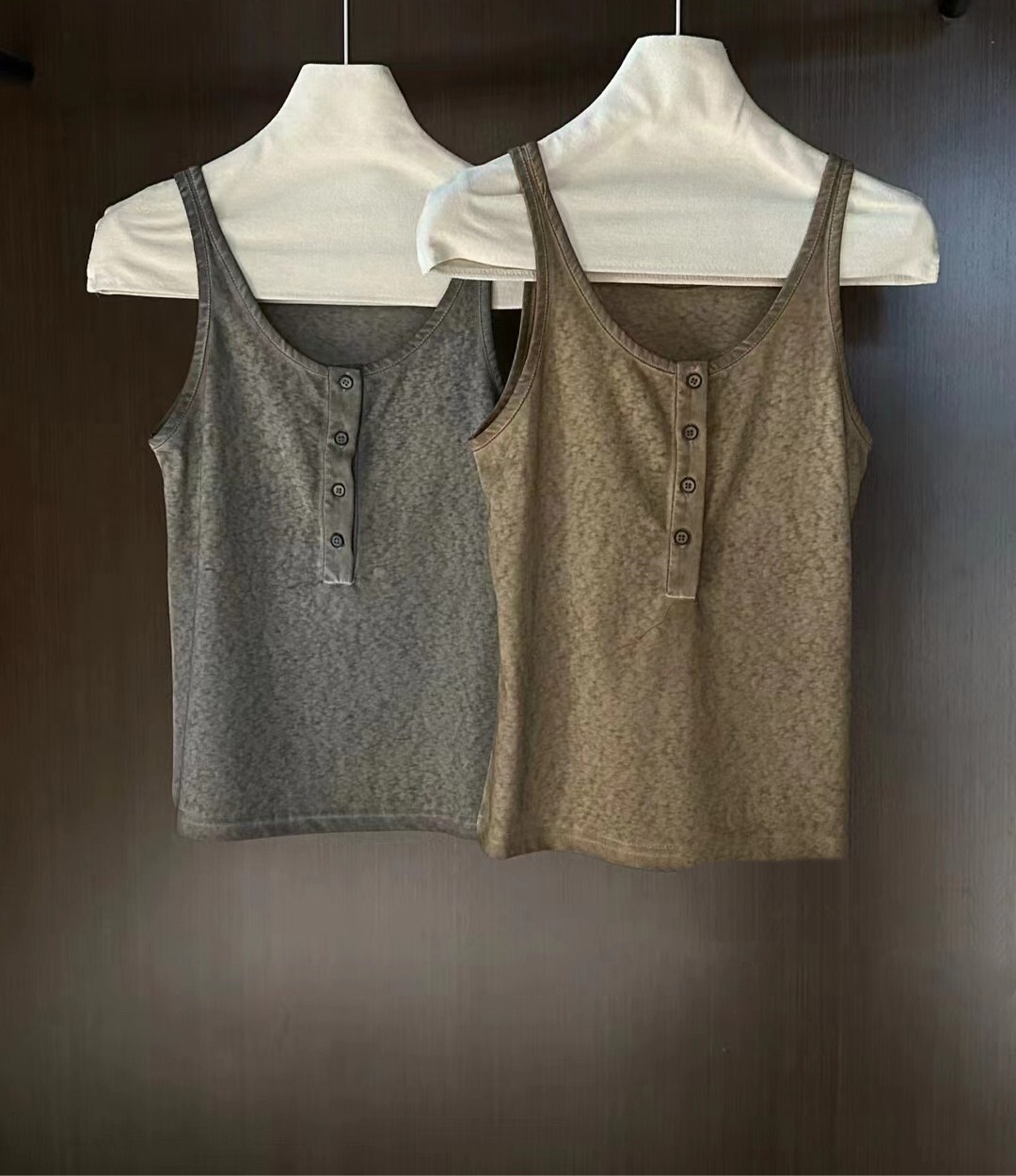 040874 暈染感背心 - 卡其