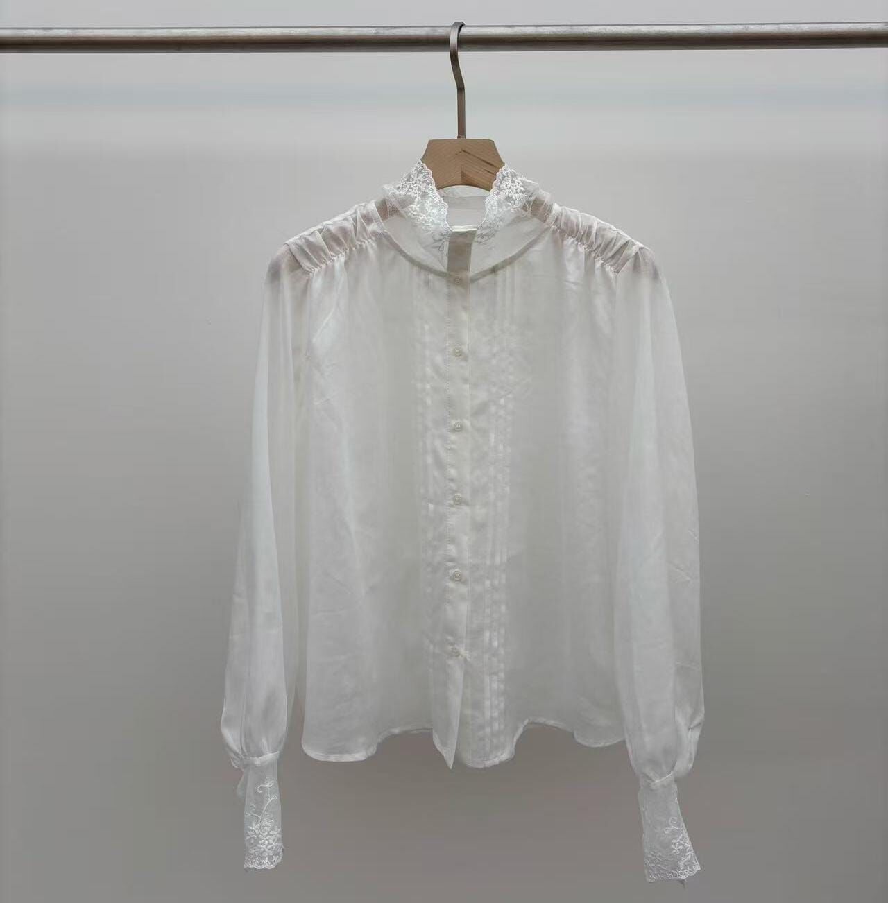 JU6026 復古精緻蕾絲領口白色上衣