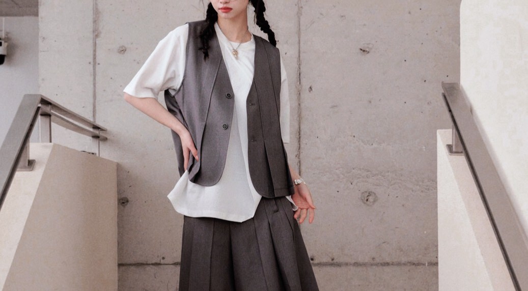 060409 特殊剪裁背心 - 灰